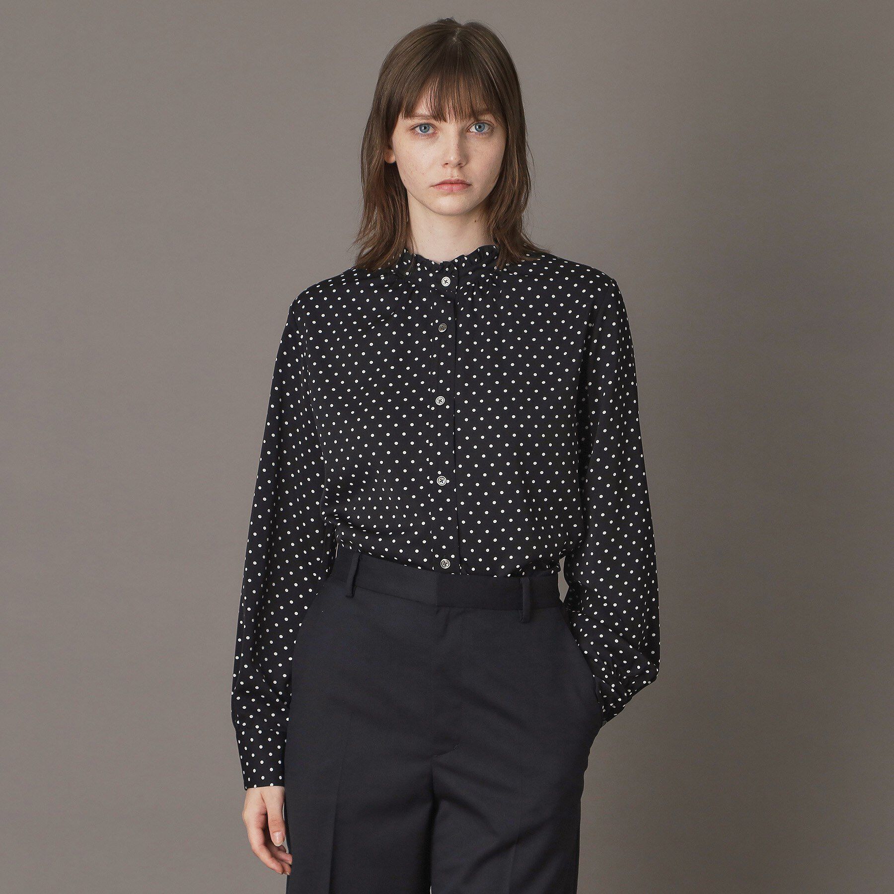 DRESSTERIOR「ドットスタンドフリルネックブラウス」|シャツ・ブラウス|ブラック(119)
