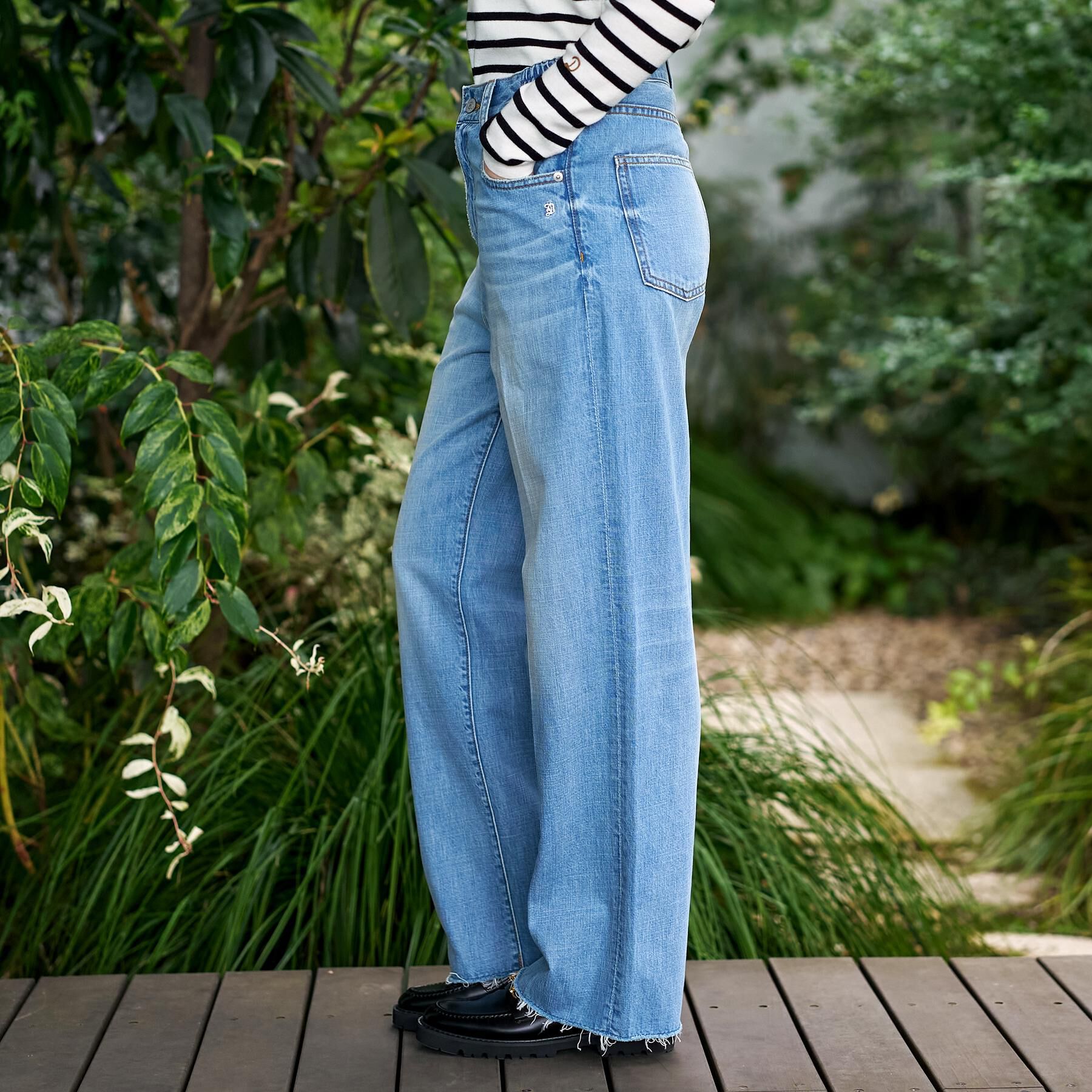 DRESSTERIOR「センタープレスストレートデニム」|デニム|