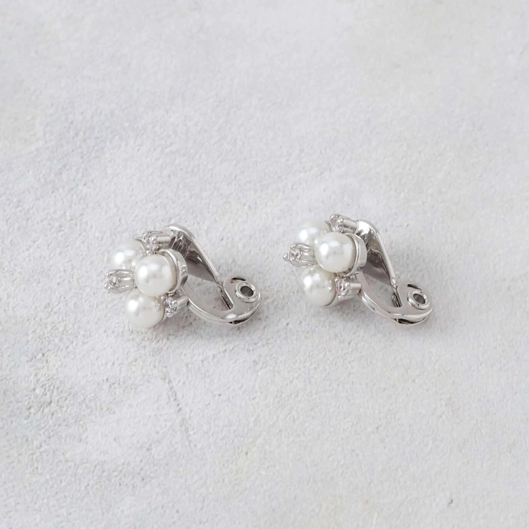 grove「痛くなりにくいパール調ビジューイヤリング【入卒対応可】」|イヤリング|シルバー(006)