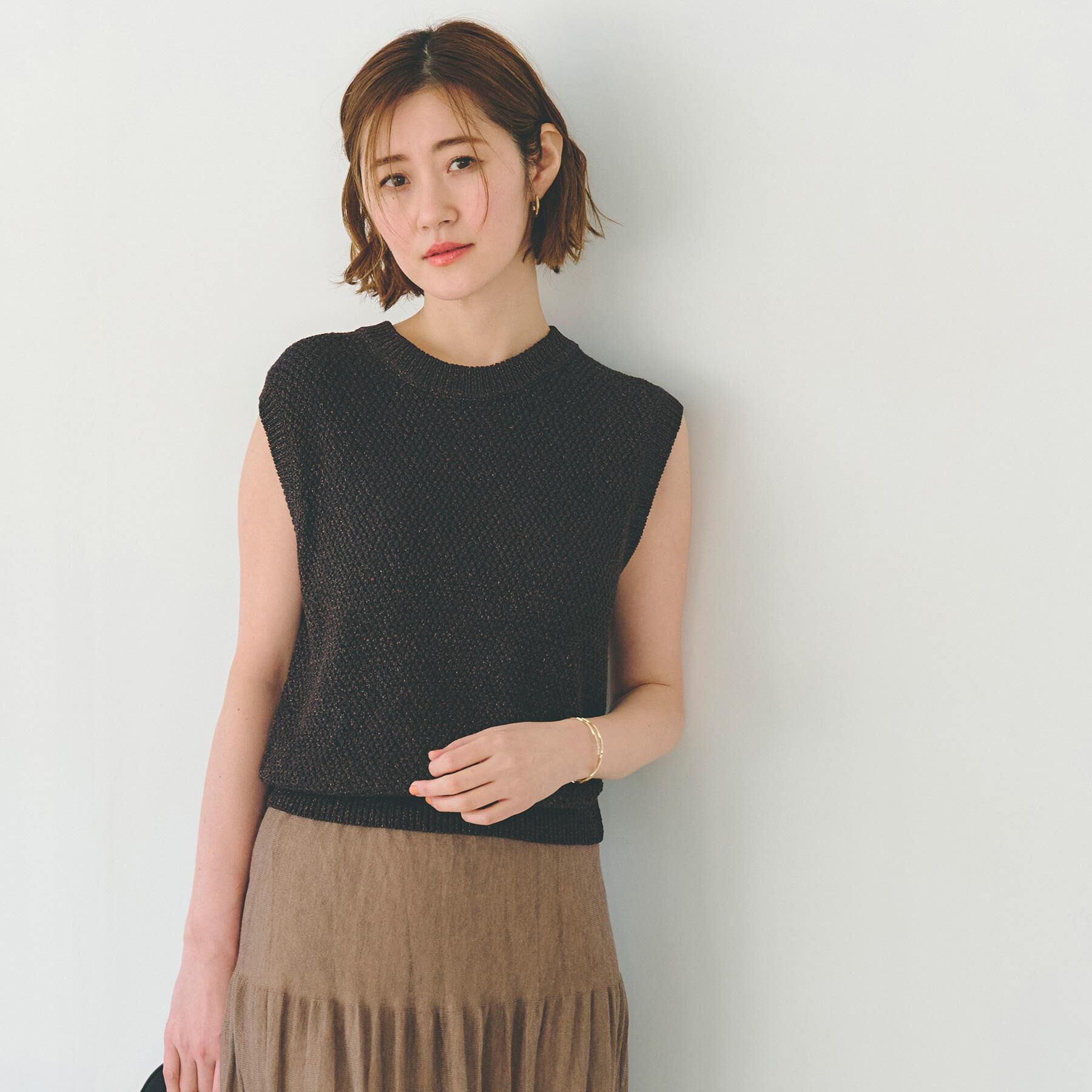 grove「ラメの上品な輝きが魅力 ラメカノコスリーブレスニット」|ニット・セーター|ブラック(019)