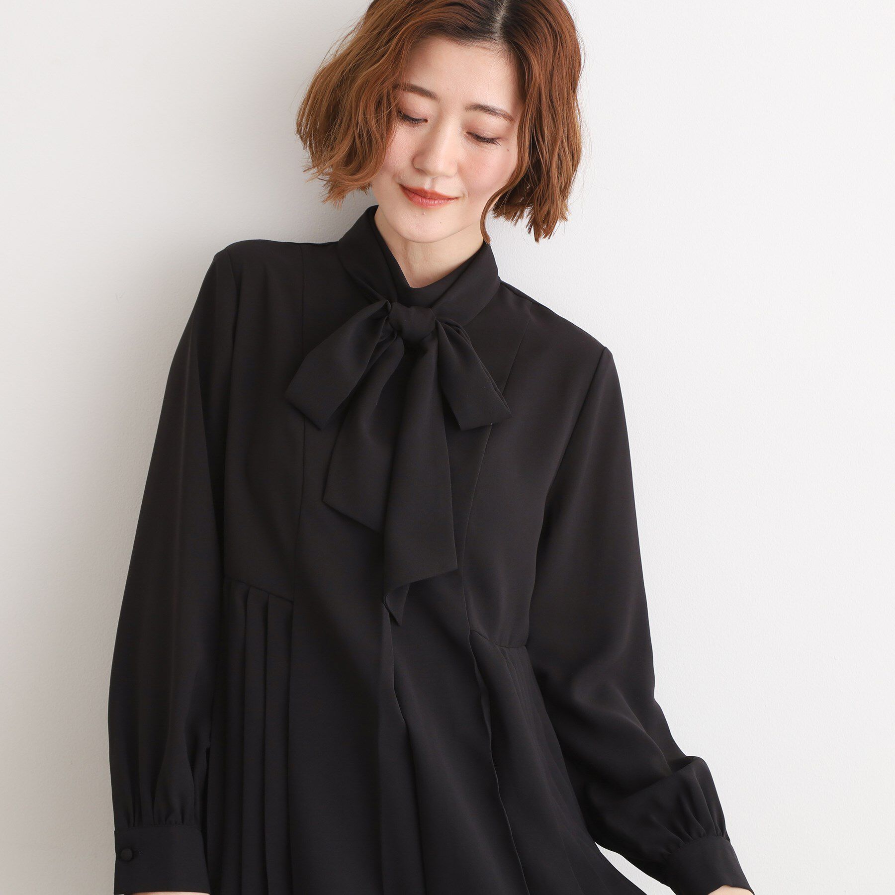 grove「【マシンウォッシュ/防シワ/UVカット】裾プリーツ取り外しボウタイブラウス」|シャツ・ブラウス|