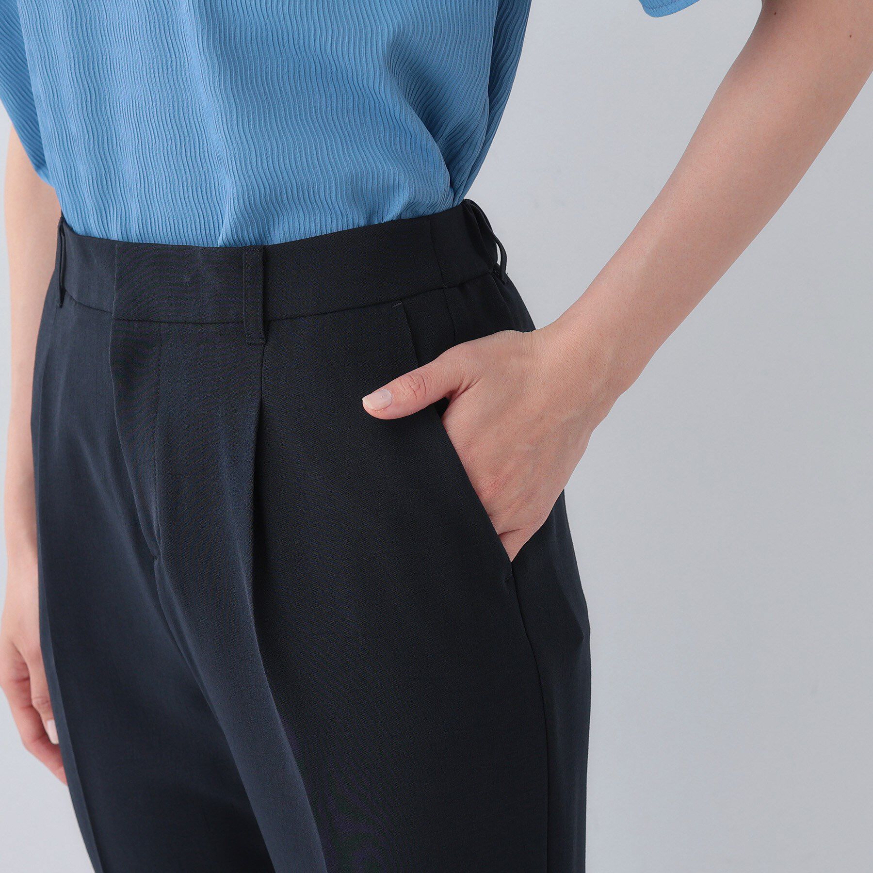 INDIVI「【定番スーツ／UVケア／洗える】ウール調タックテーパードパンツ」|スーツ|