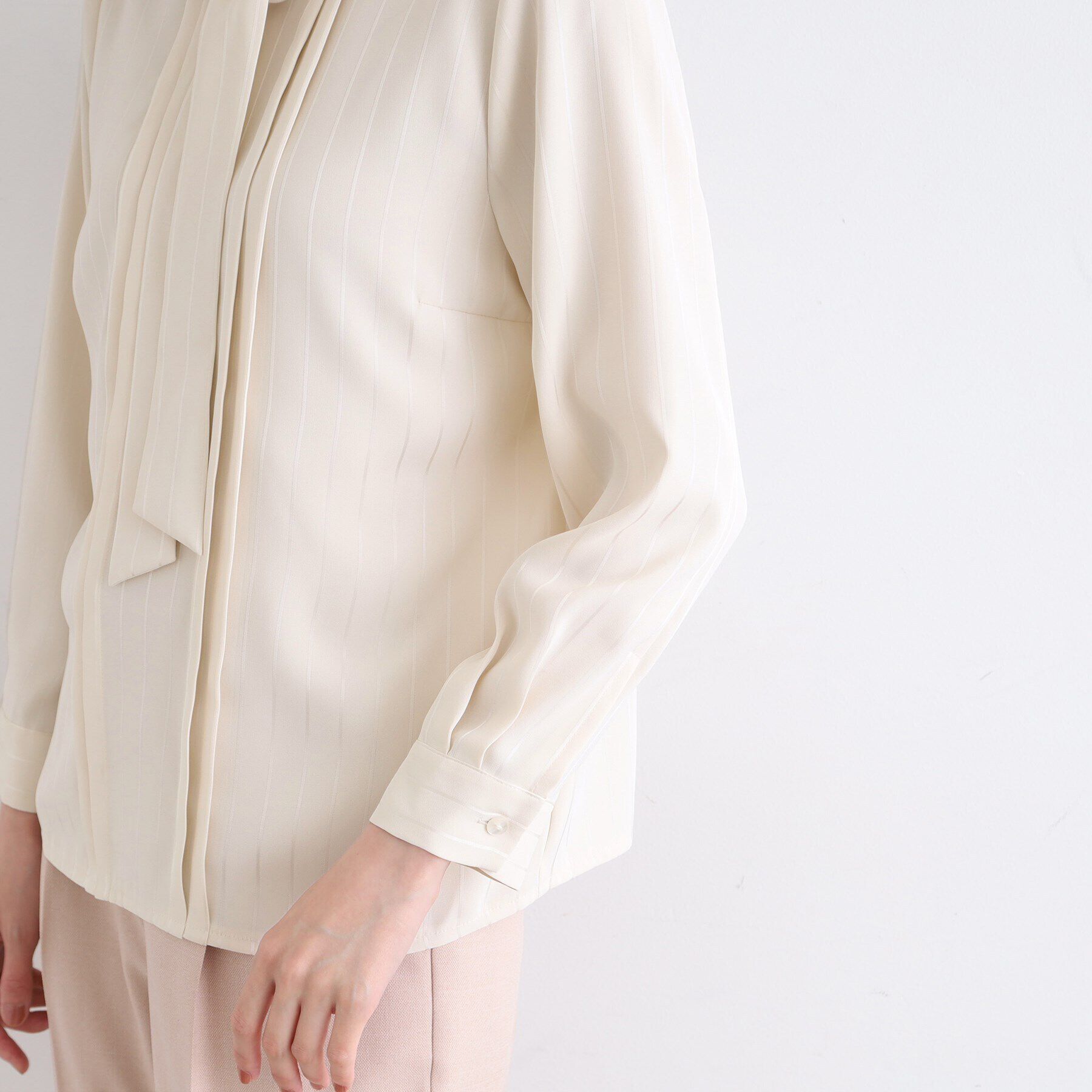 INDIVI「【洗える】シアーストライプ柄ボウタイブラウス」|シャツ・ブラウス|