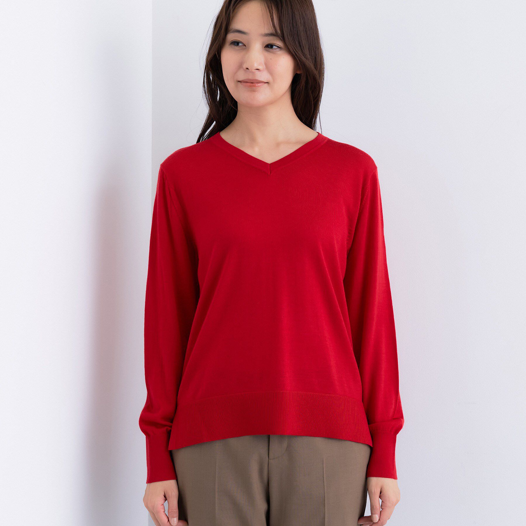 INDIVI「【洗える／毛玉になりにくい】エクストラファインウール Vネックニット」|ニット・セーター|