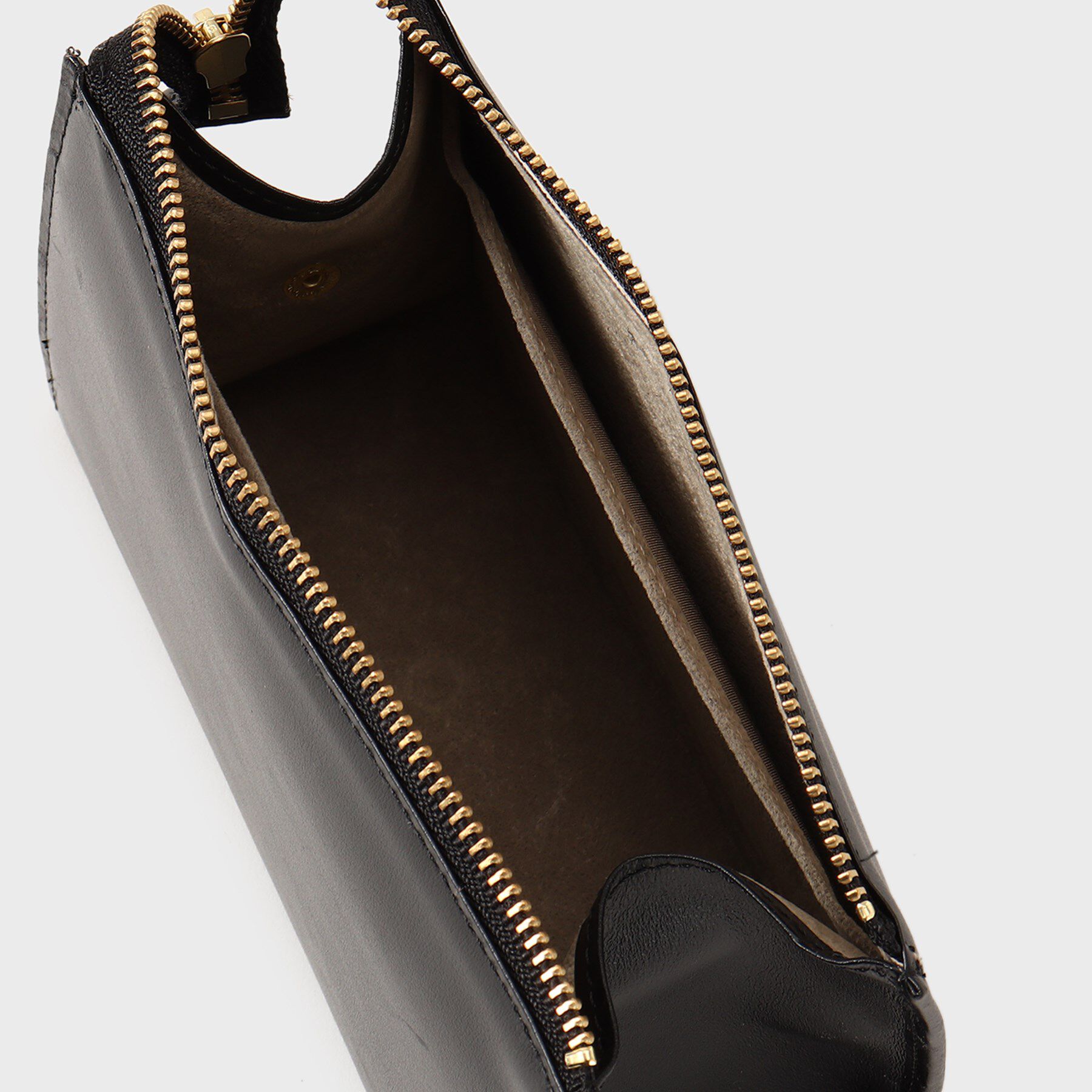 TAKEO KIKUCHI「レザーガジェットポーチ」|ポーチ|