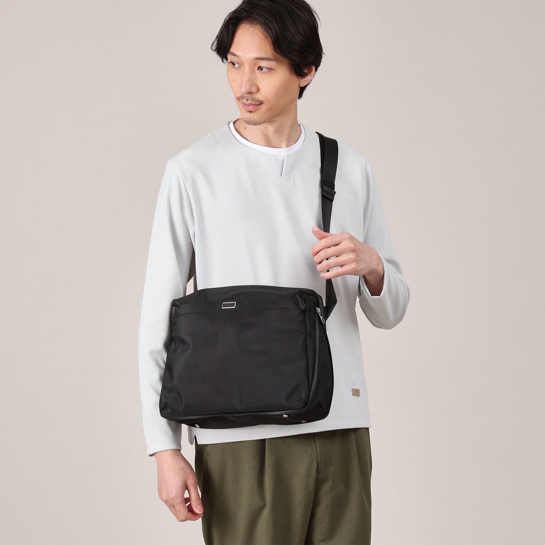 TAKEO KIKUCHI「【A4サイズ／横型】エクスパンドショルダー（L）」|ショルダー・メッセンジャー|