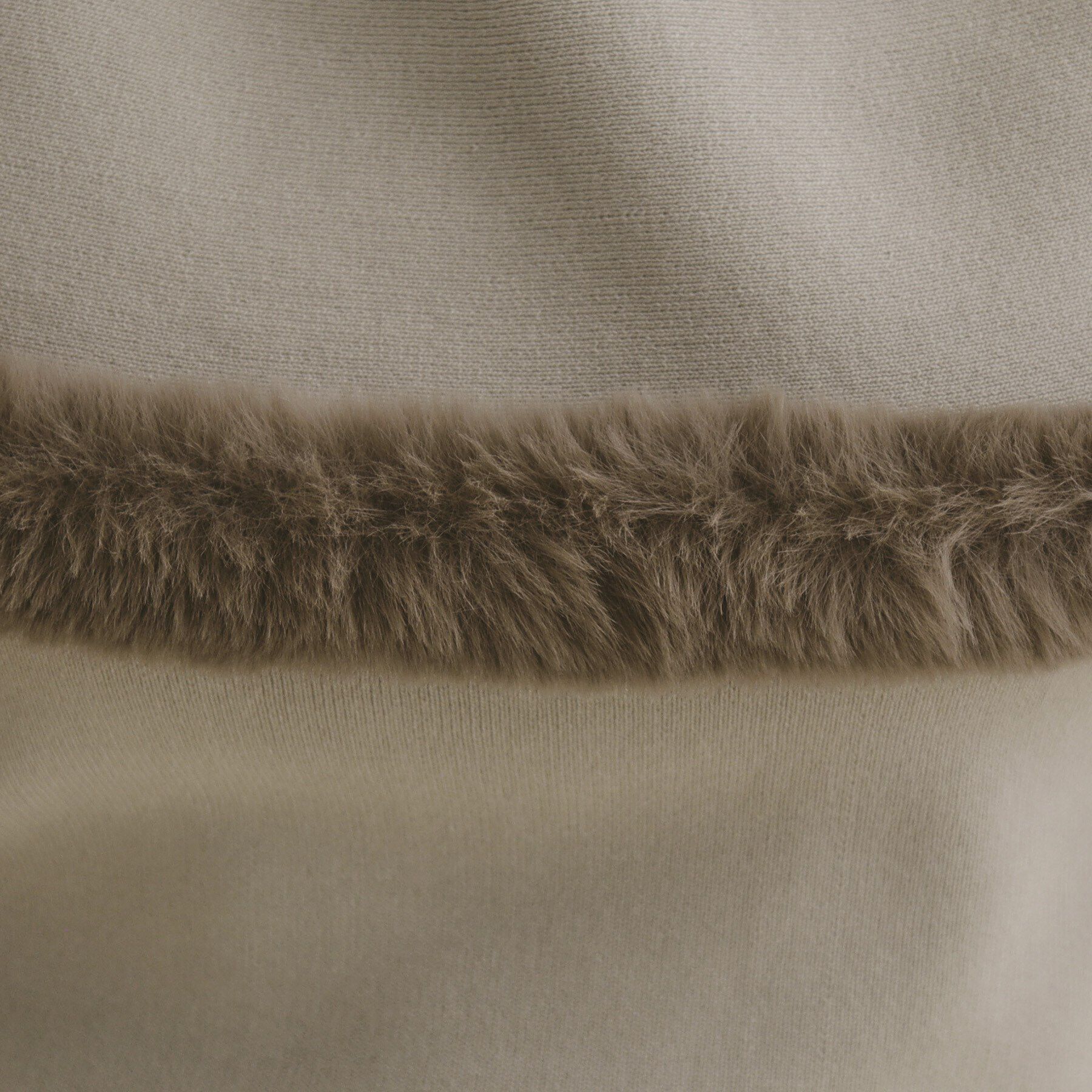 index「《美人百花掲載》ファートリミングケープニット【洗濯機洗い可】」|ニット・セーター|