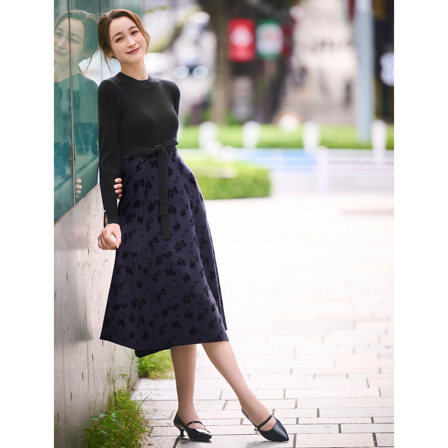 index「フラワージャカードフレアニットワンピース【洗濯機洗い可】」|ワンピース|