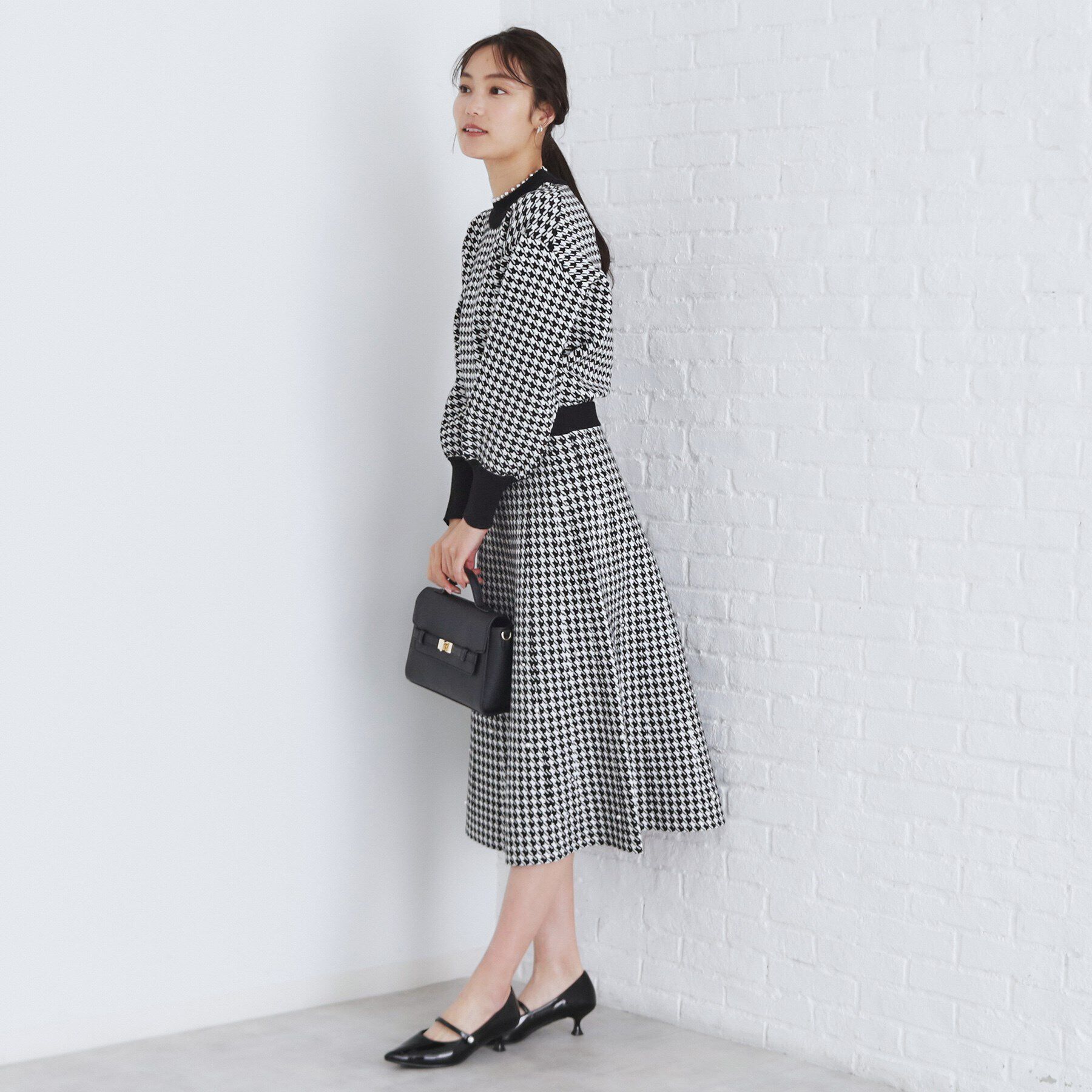 index「《美人百花掲載》パール調フレアニットスカート/セットアップ対応【洗濯機洗い可】」|スカート|