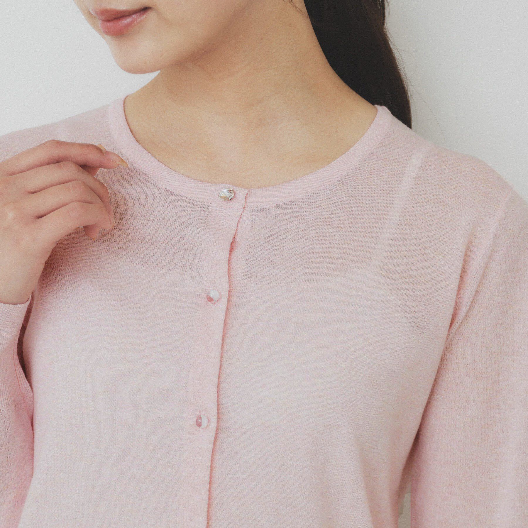 index「《7色展開/XS-LLサイズ》ビジューボタンクルーネックカーディガン【洗濯機洗い可】」|カーディガン|