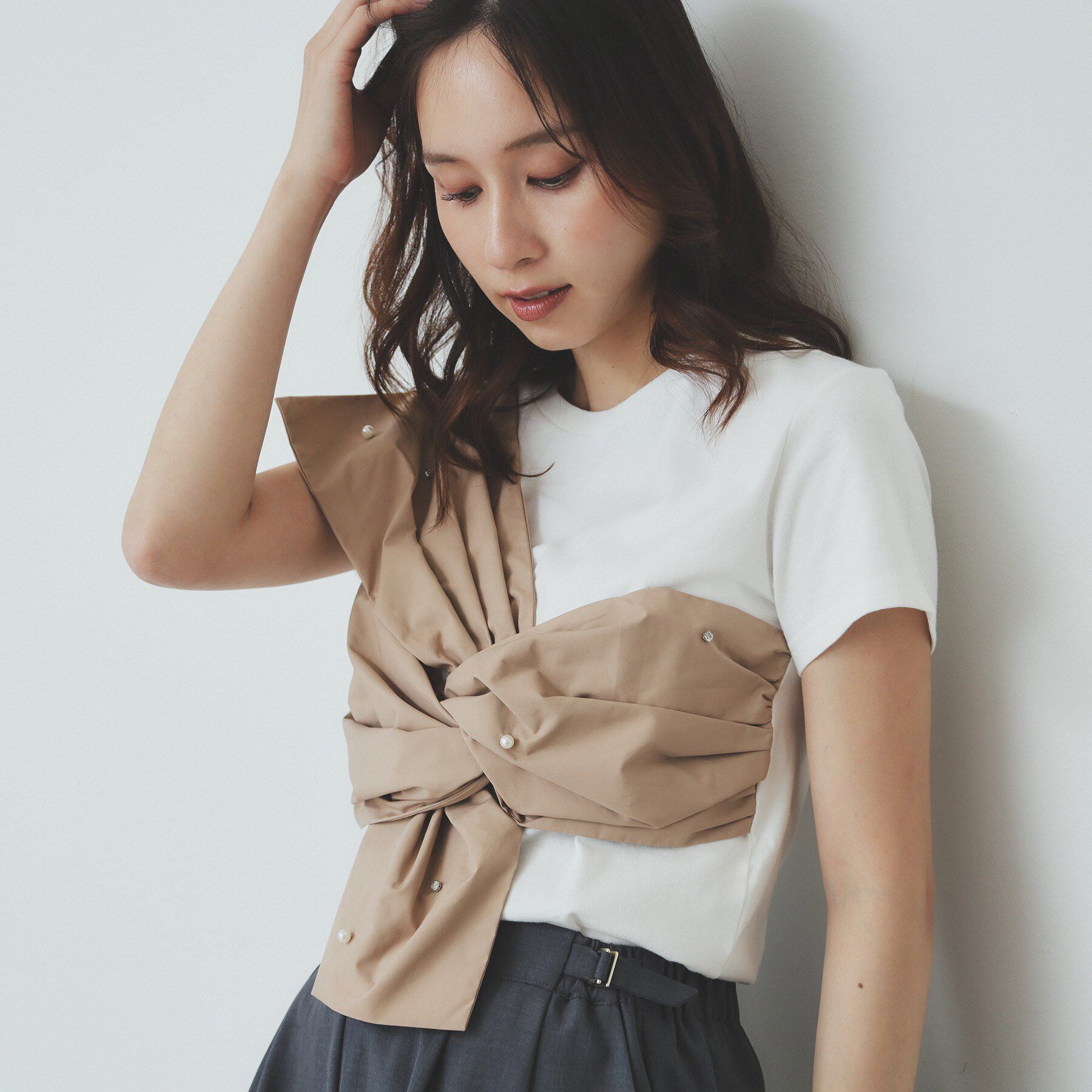 index「パール調アシメドッキングTシャツ【洗える/接触冷感】」|Tシャツ・カットソー|オフホワイト(503