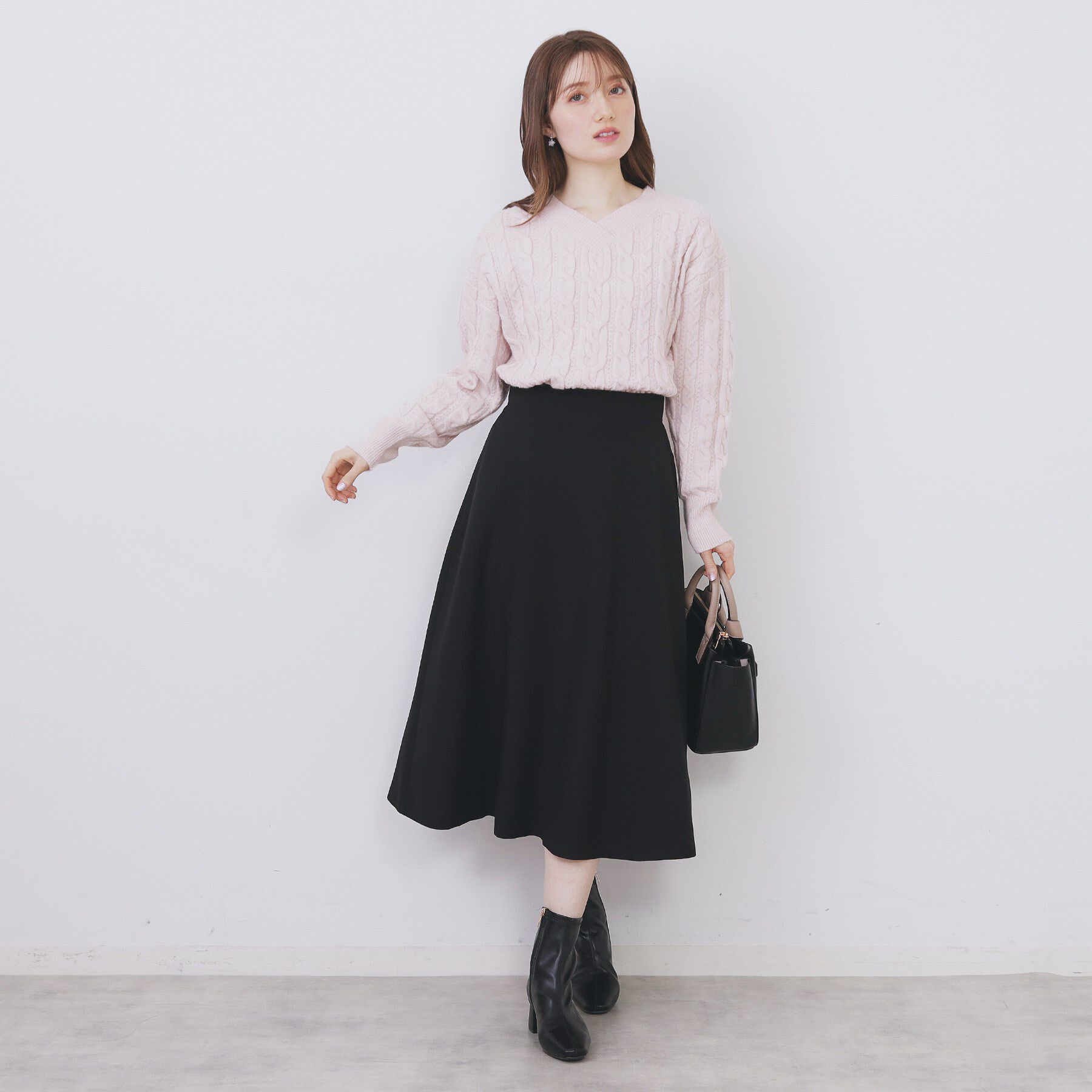 index「ラメ混ファンシーケーブルVネックニット【洗濯機OK】」|ニット・セーター|