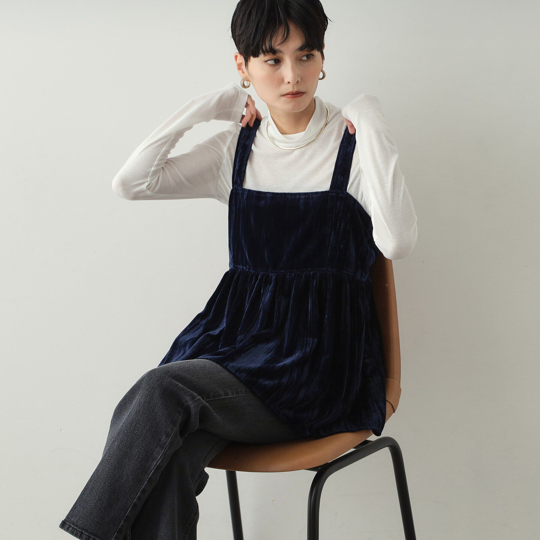 OPAQUE.CLIP「《美人百花掲載》クラッシュベロアキャミブラウス【洗濯機洗い可】」|シャツ・ブラウス|ネイビー(094)