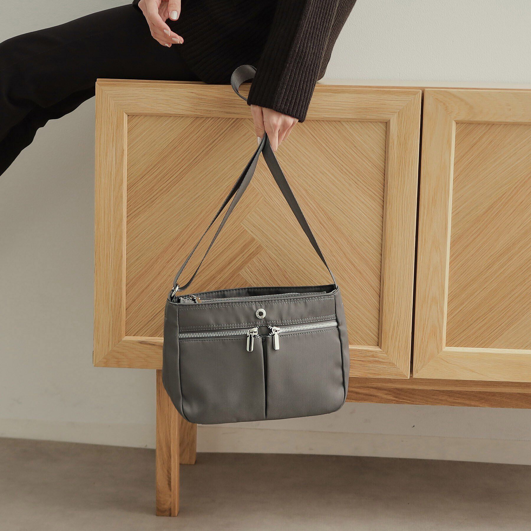 OPAQUE.CLIP「【撥水加工／マルチポケット／長さ調整可能】カジュアルミドルショルダーバッグ」|ショルダー・メッセンジャー|