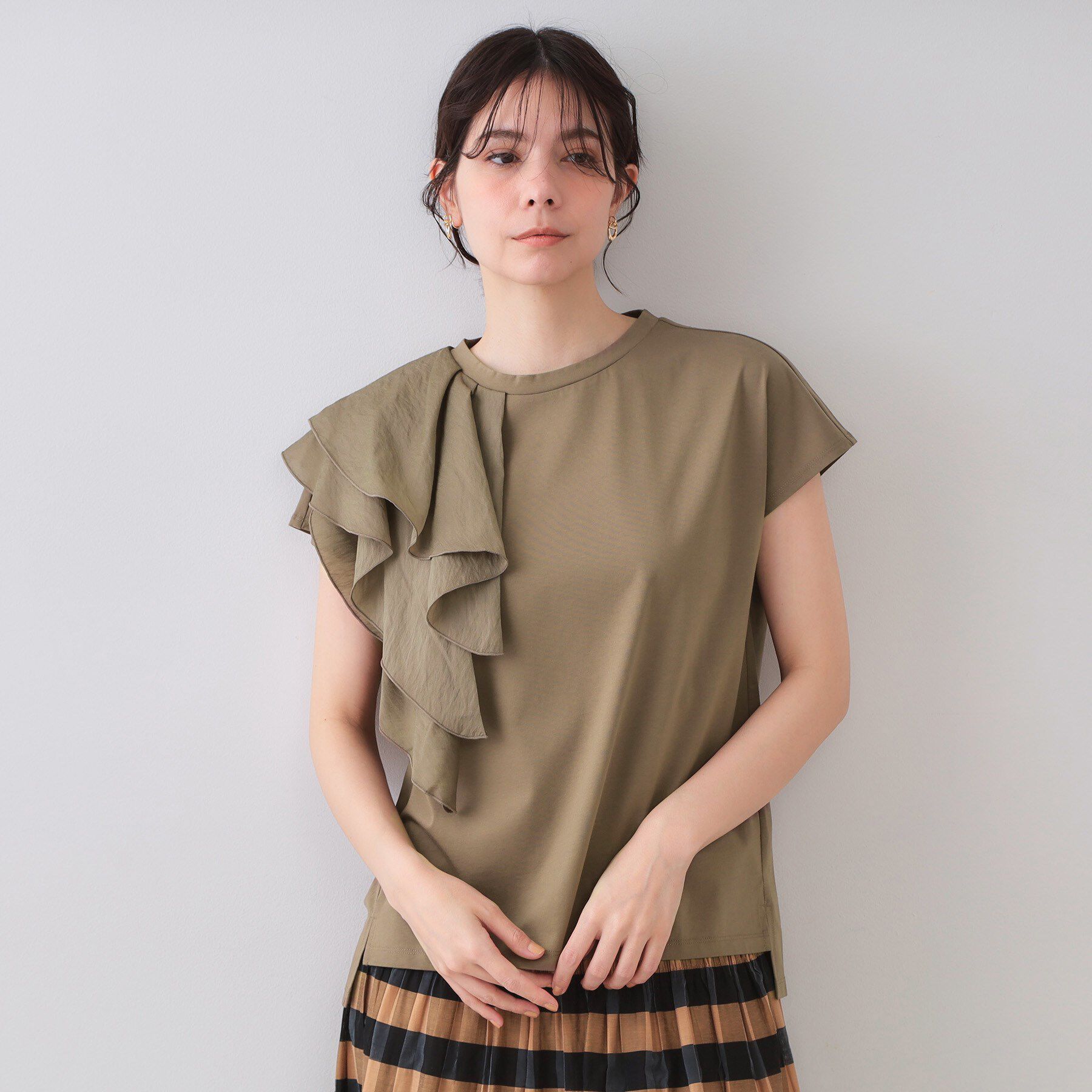 OPAQUE.CLIP「ショルダーフリルドッキングカットソー【洗濯機洗い可】」|Tシャツ・カットソー|