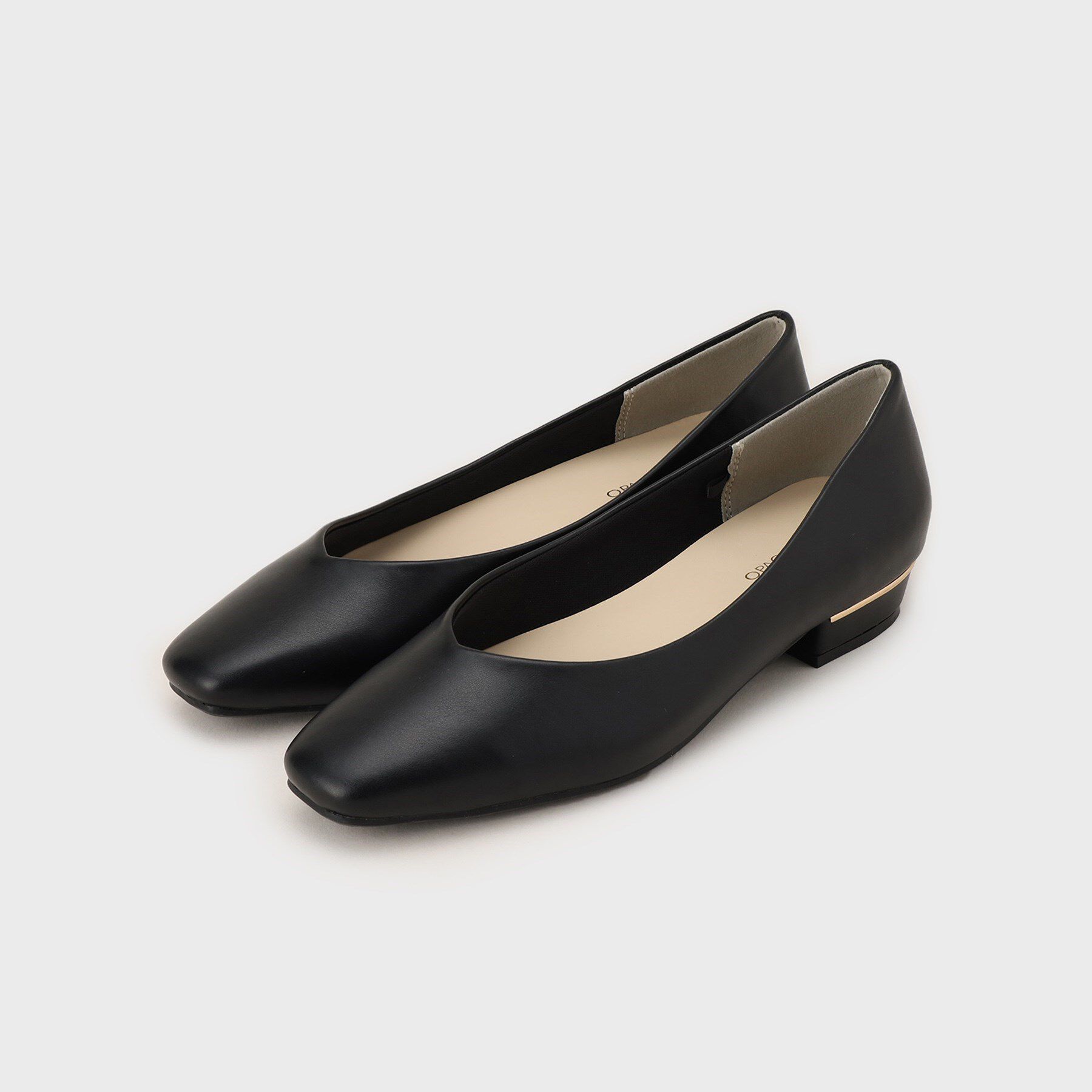 OPAQUE.CLIP「【抗菌防臭加工/生活防水】メタルパーツVフラットパンプス」|パンプス|