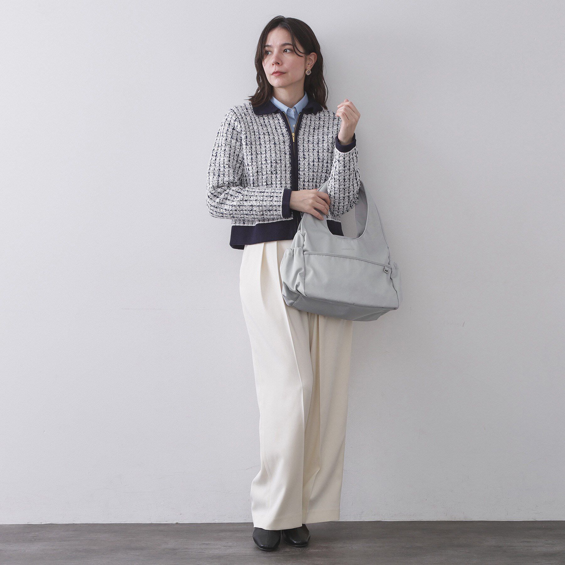 OPAQUE.CLIP「フロントポケット3層デザイントライアングルミドルトートバッグ【マルチポケット】」|トートバッグ|