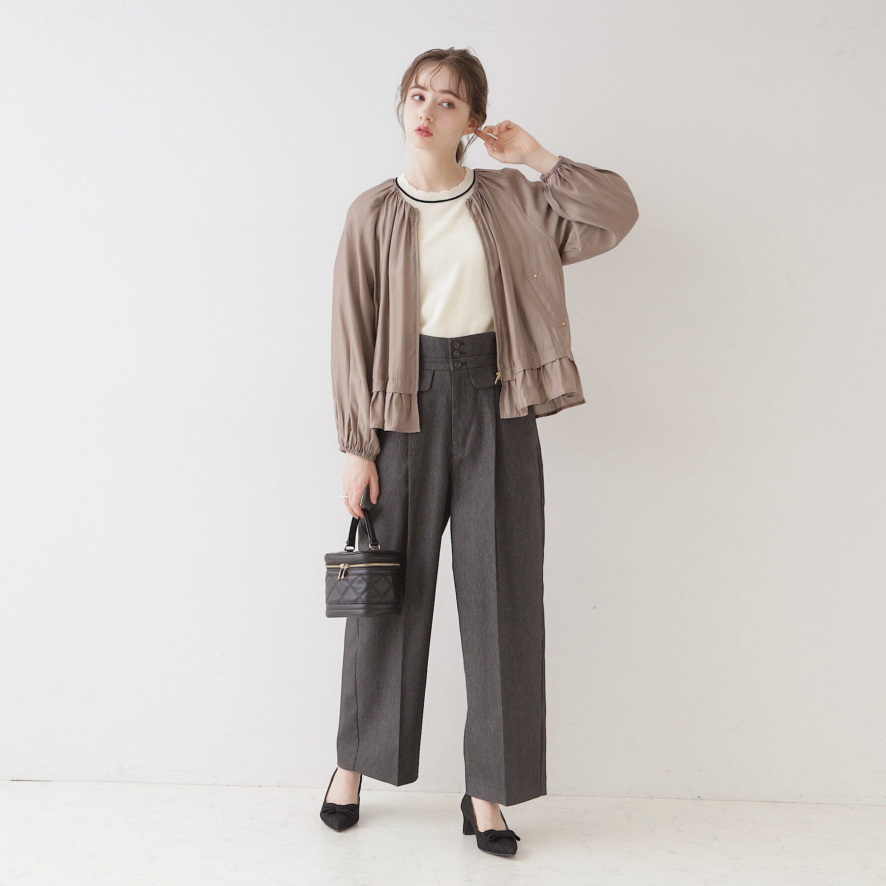 Couture broach「【上品・高見えブルゾン】シルキーローンノーカラーフリルブルゾン」|ブルゾン・スタジャン|