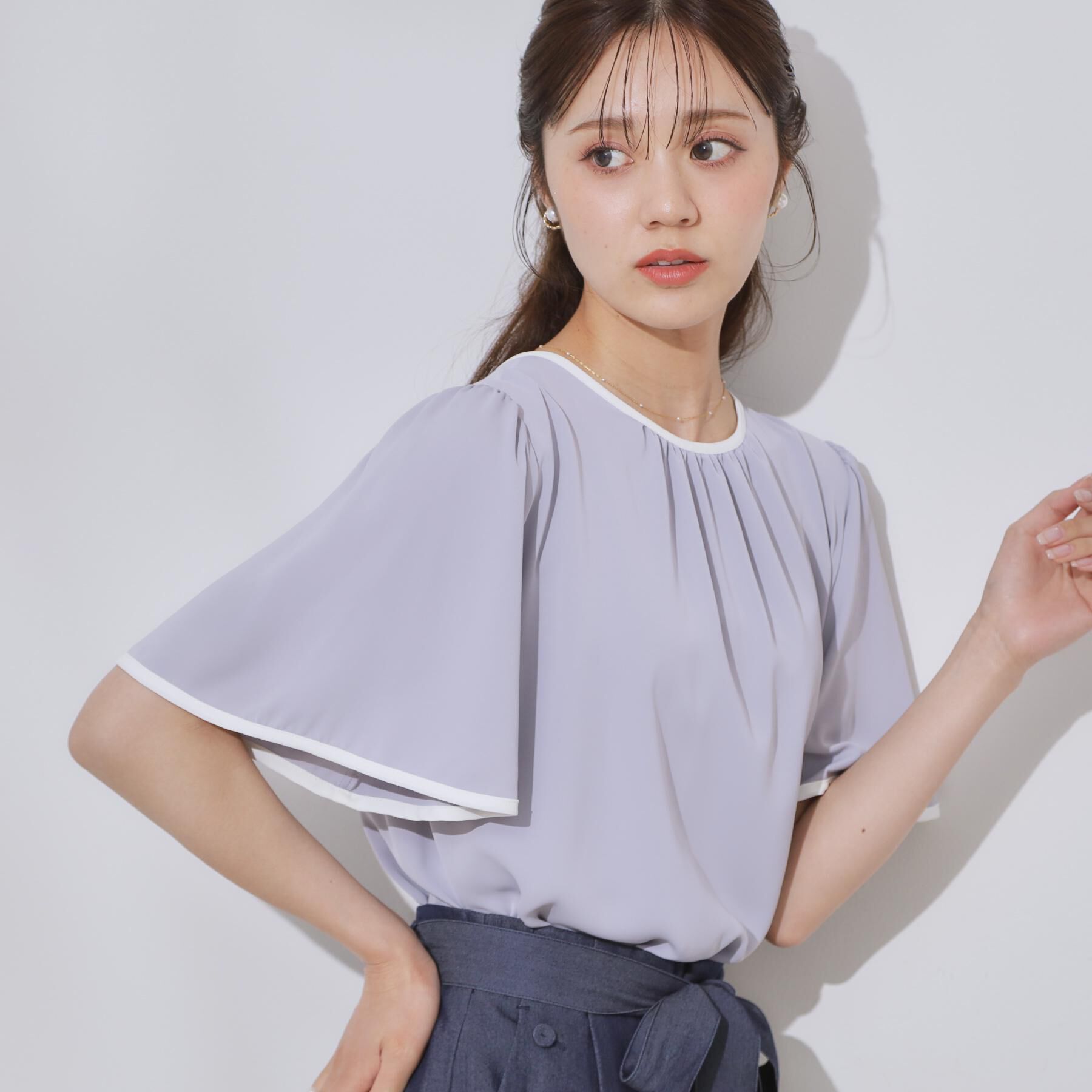 Couture broach「【きれいめ・二の腕カバー・通勤】配色フレア2WAYブラウス」|シャツ・ブラウス|