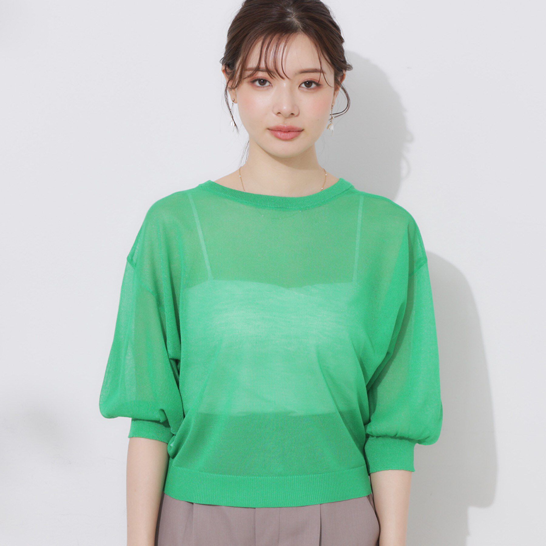 Couture broach「【前後2WAY・二の腕カバー】ダブルパール調釦5分袖シアーカーディガントップス」|カーディガン|