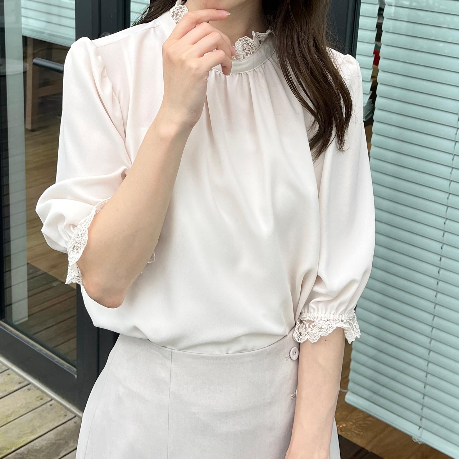 Couture broach「【華やか・大人可愛い・5分袖】エンブロレース前後2WAYブラウス」|シャツ・ブラウス|