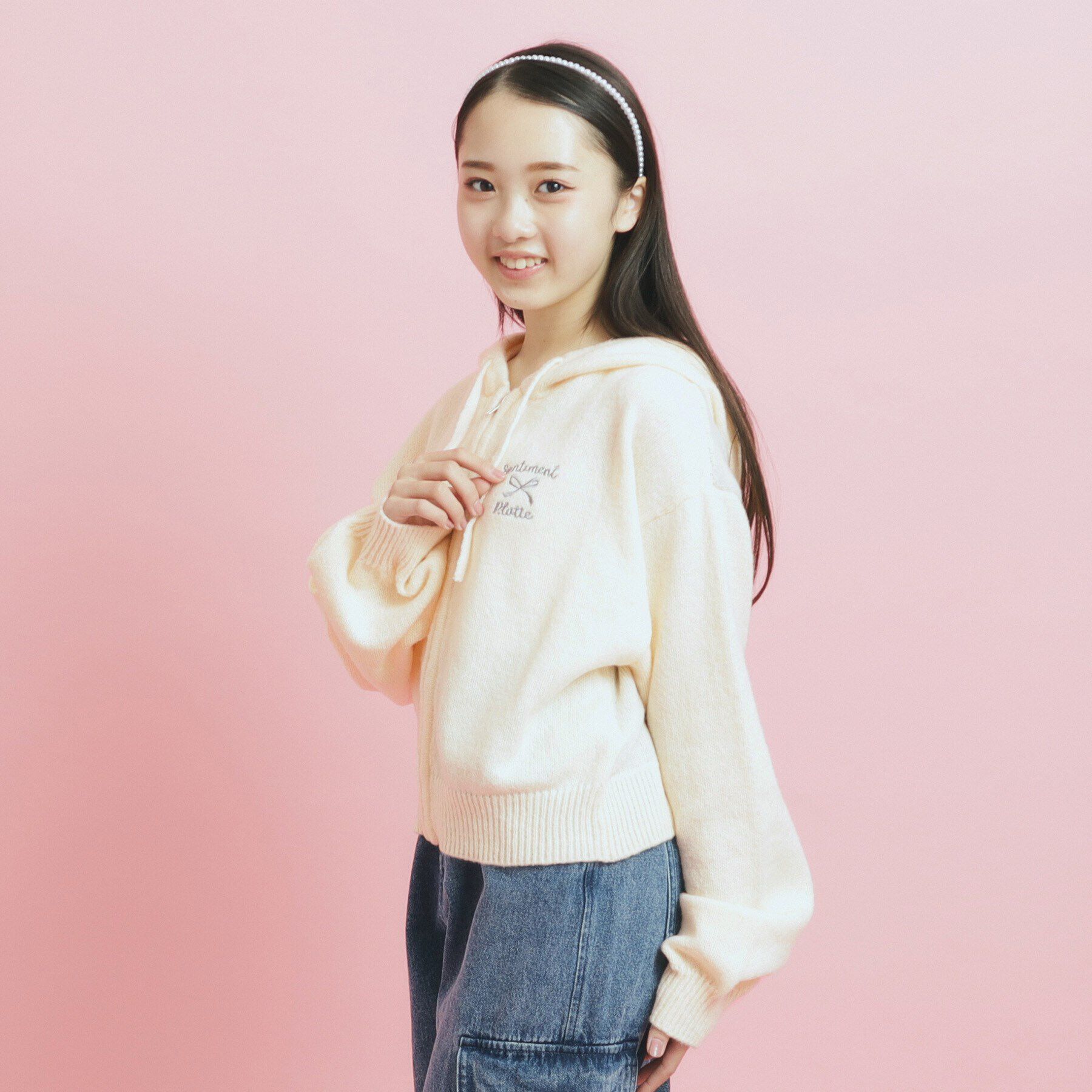 PINK-latte「クロップドリボン刺繍パーカ」|パーカー|