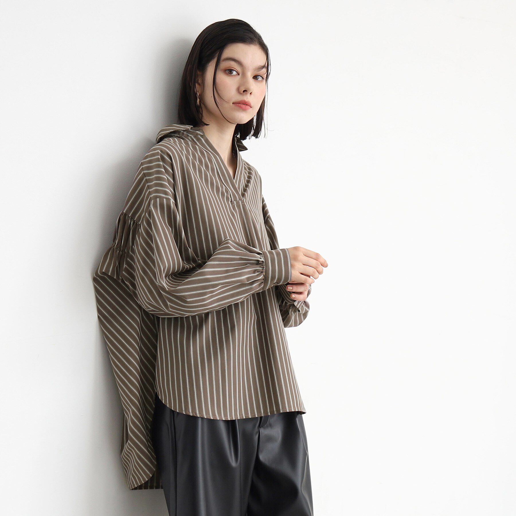 THE SHOP TK「【＠BAILA掲載】バックシャーリングシャツ/魅せる体形カバー服/洗える/ヒルナンデス！で紹介！」|シャツ・ブラウス|