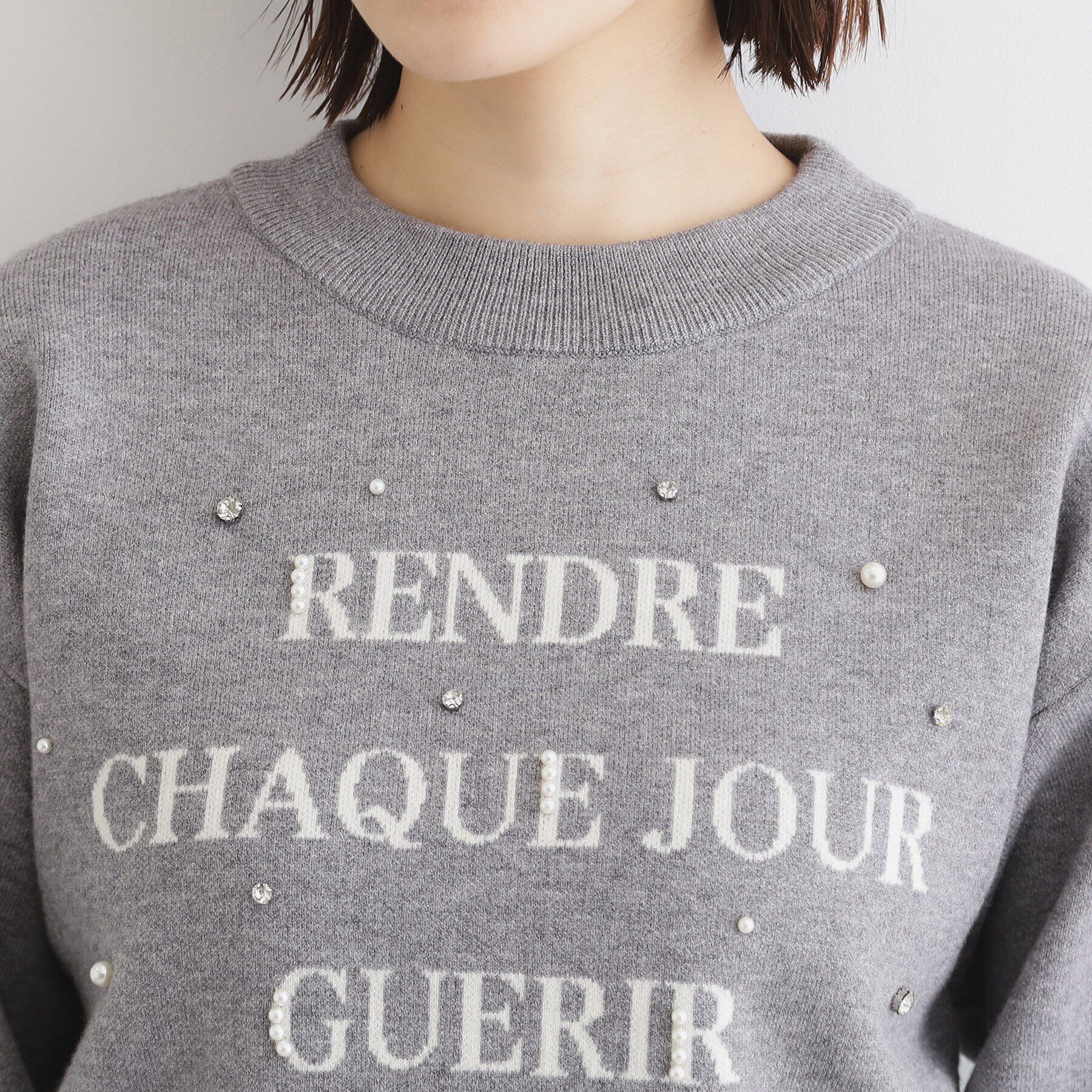 THE SHOP TK「【静電気防止】ビジュー＆パール調ロゴジャガードニット」|ニット・セーター|