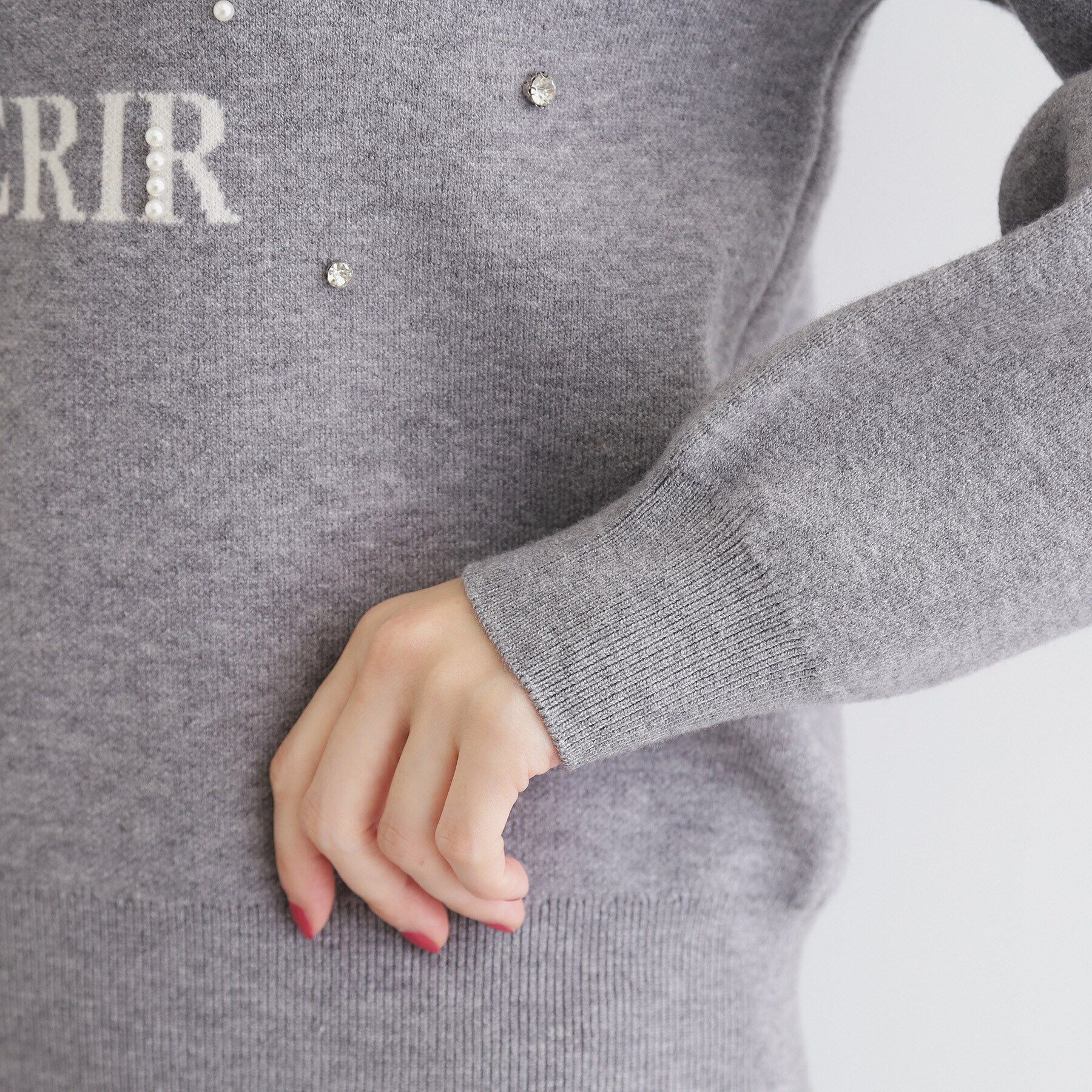 THE SHOP TK「【静電気防止】ビジュー＆パール調ロゴジャガードニット」|ニット・セーター|