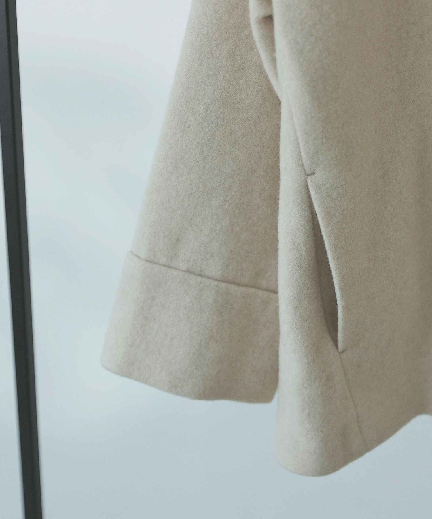  「毎日に&ldquo;ちょうどいい&rdquo;カシミヤ混コート」|ブルゾン・スタジャン|