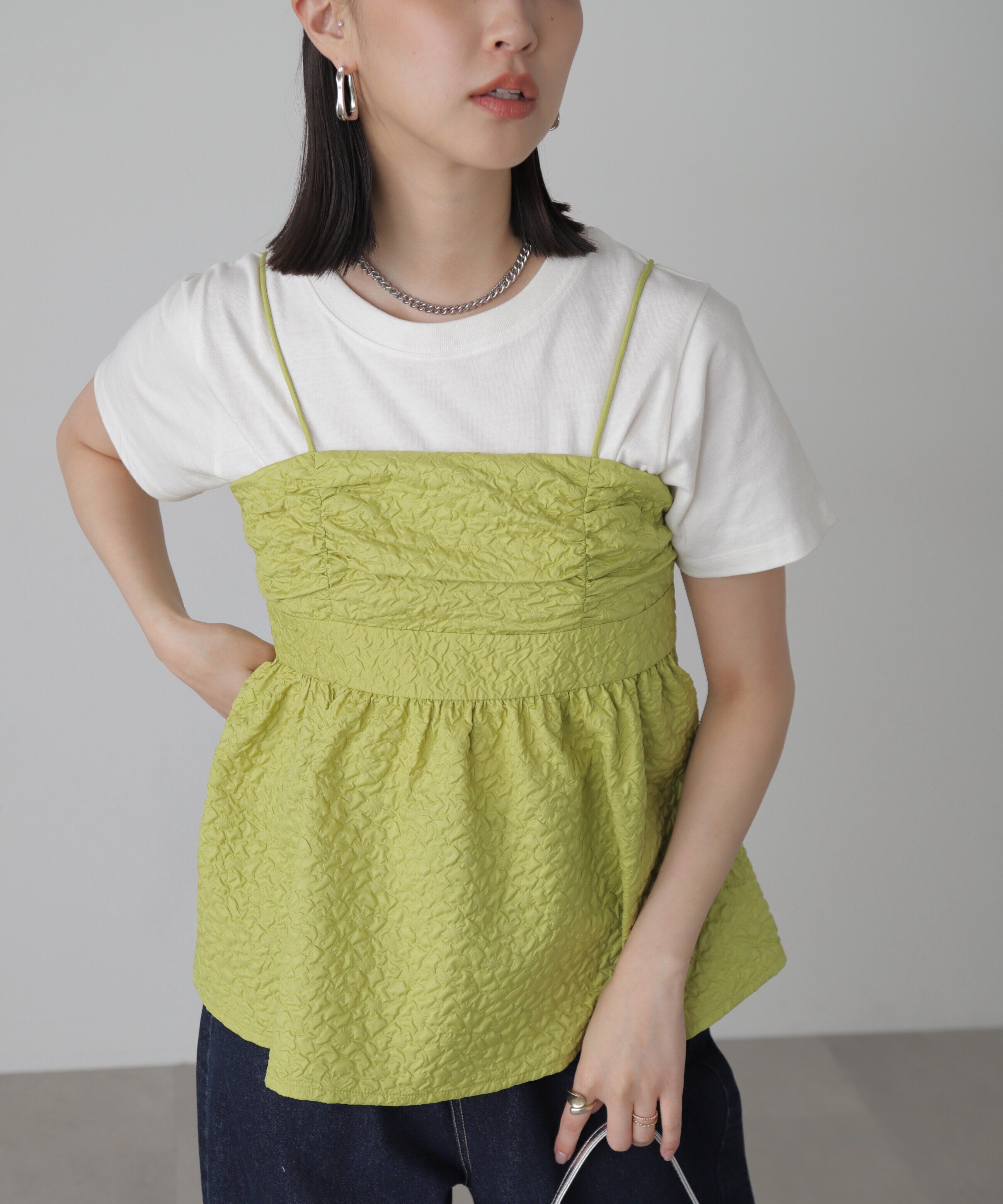  「エンボスシャーリングキャミソール」|シャツ・ブラウス|ライトグリー