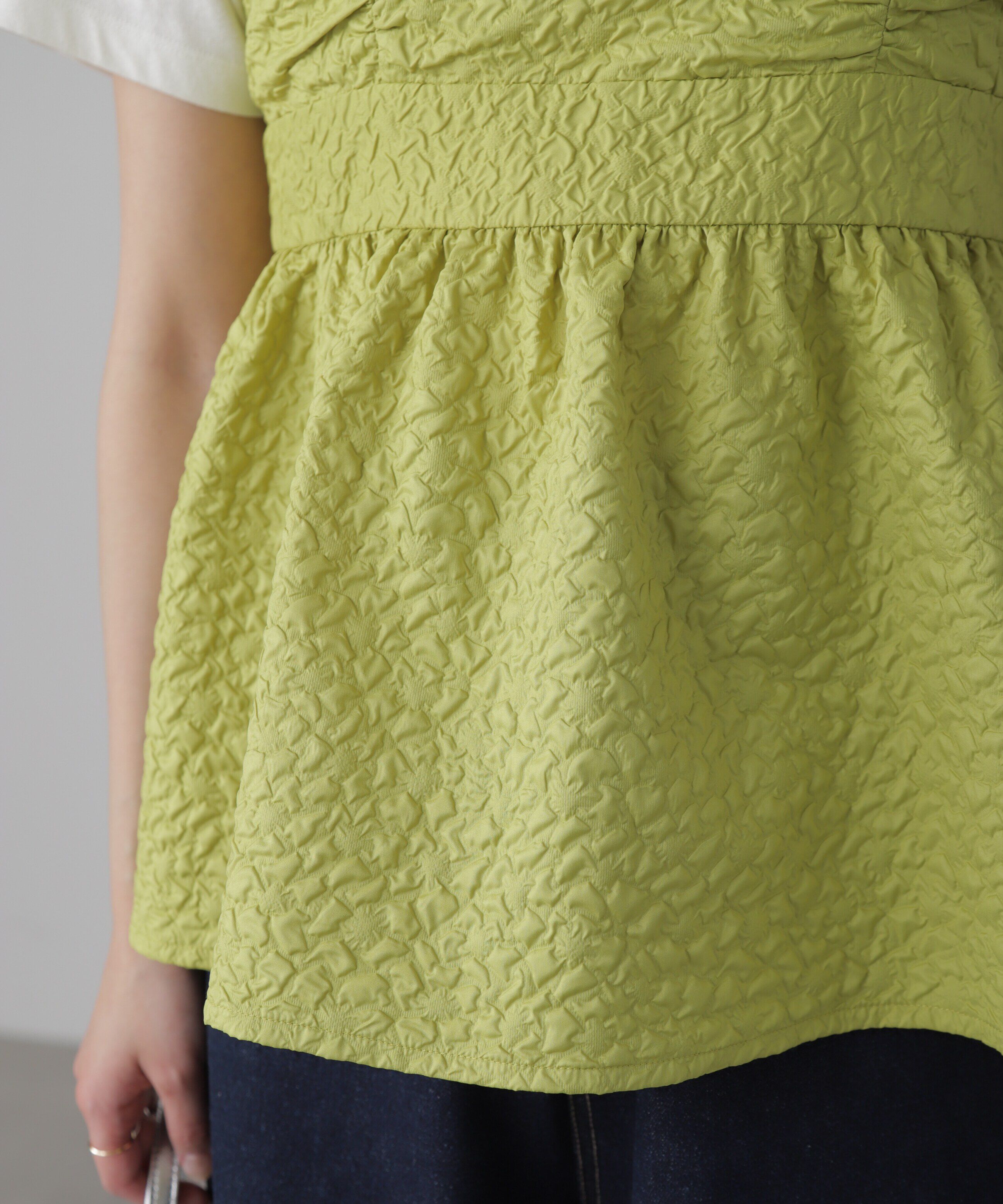  「エンボスシャーリングキャミソール」|シャツ・ブラウス|