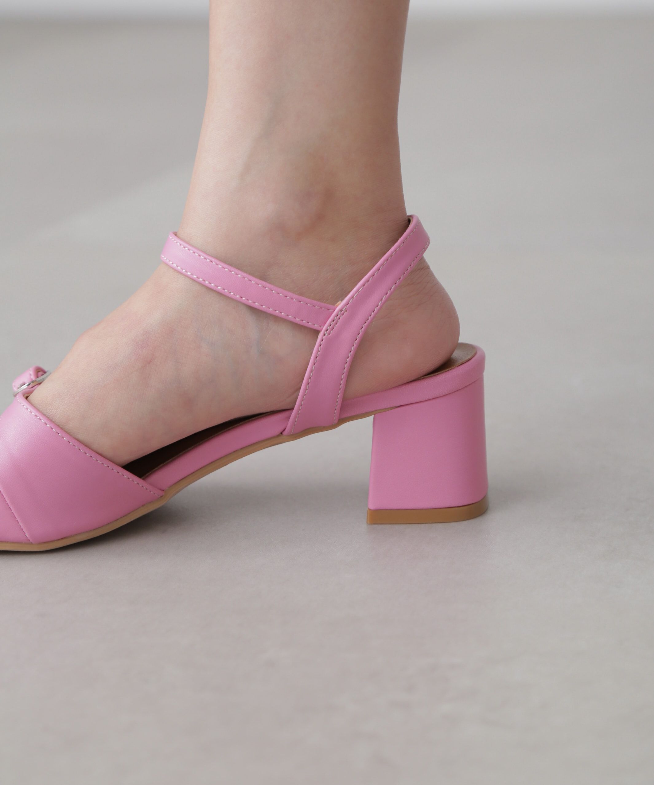  「ストラップサンダル」|その他|