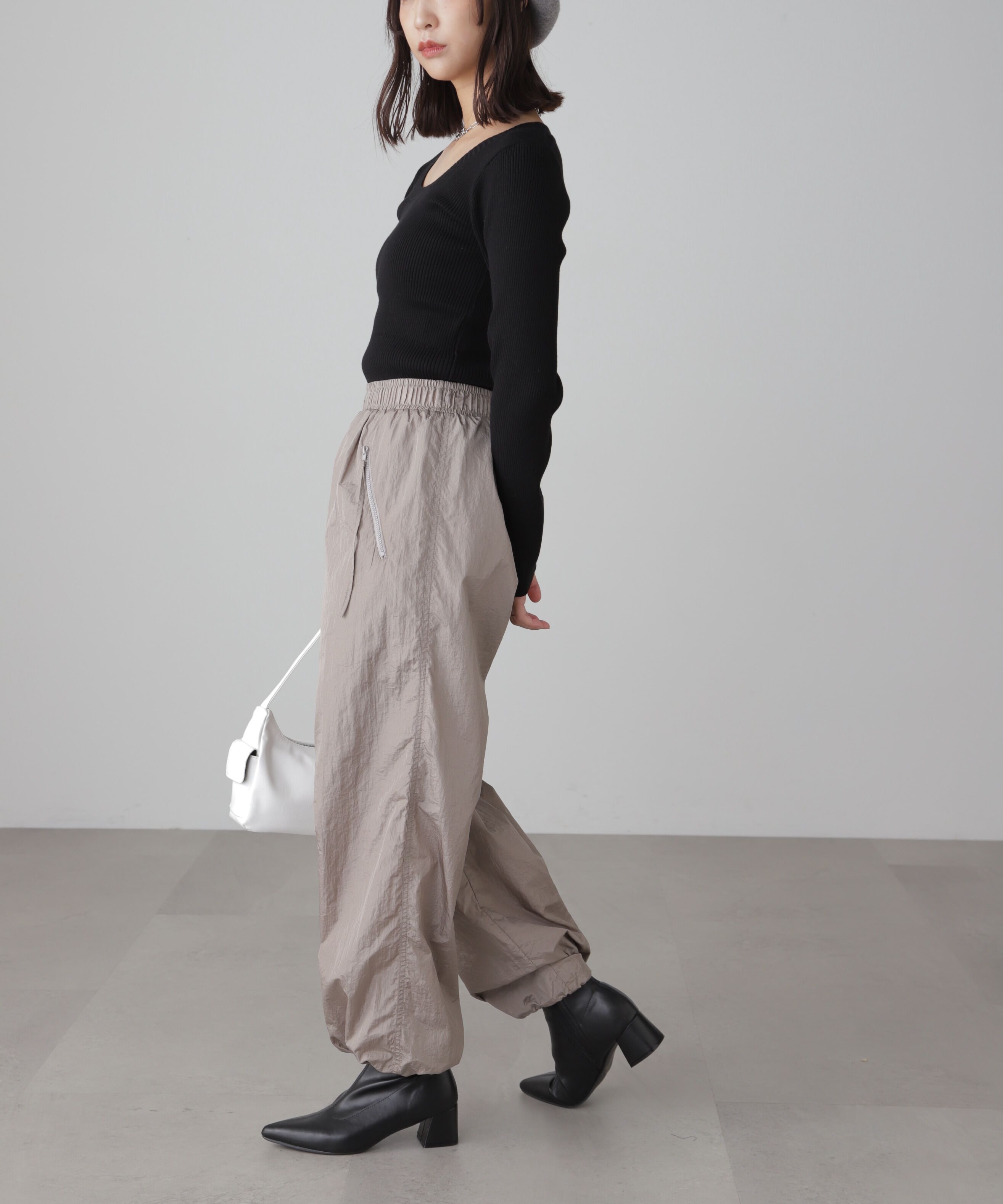  「〈洗える〉マシンウォッシャブルUネックニット」|ニット・セーター|