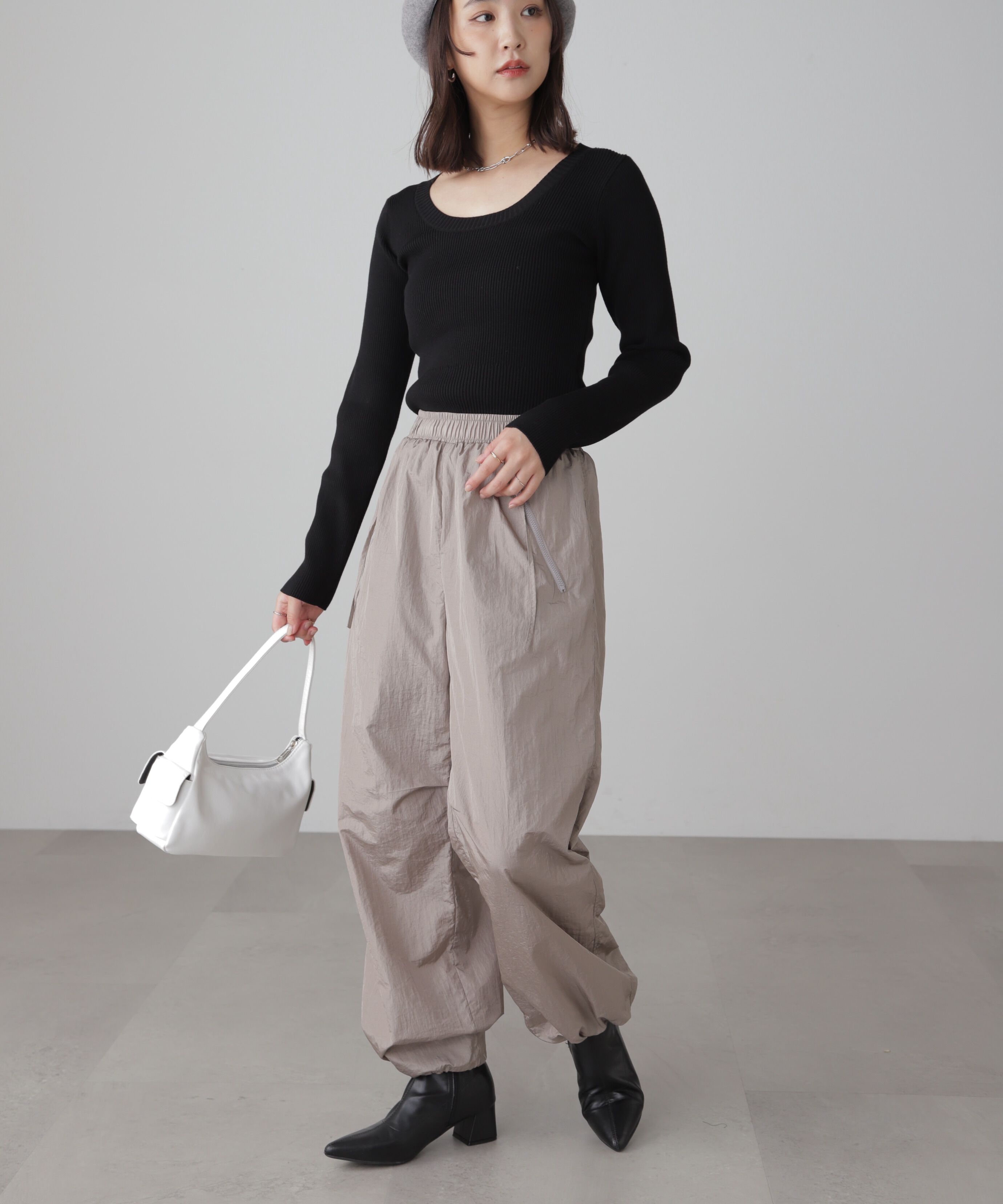  「〈洗える〉マシンウォッシャブルUネックニット」|ニット・セーター|