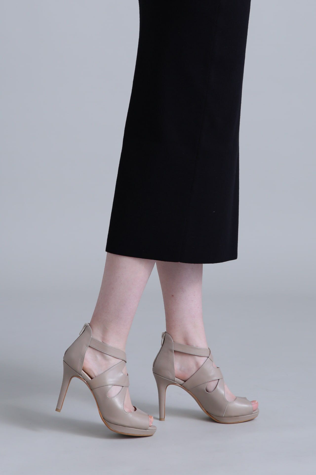  「◆スムースレザーカッティングサンダル」|その他|