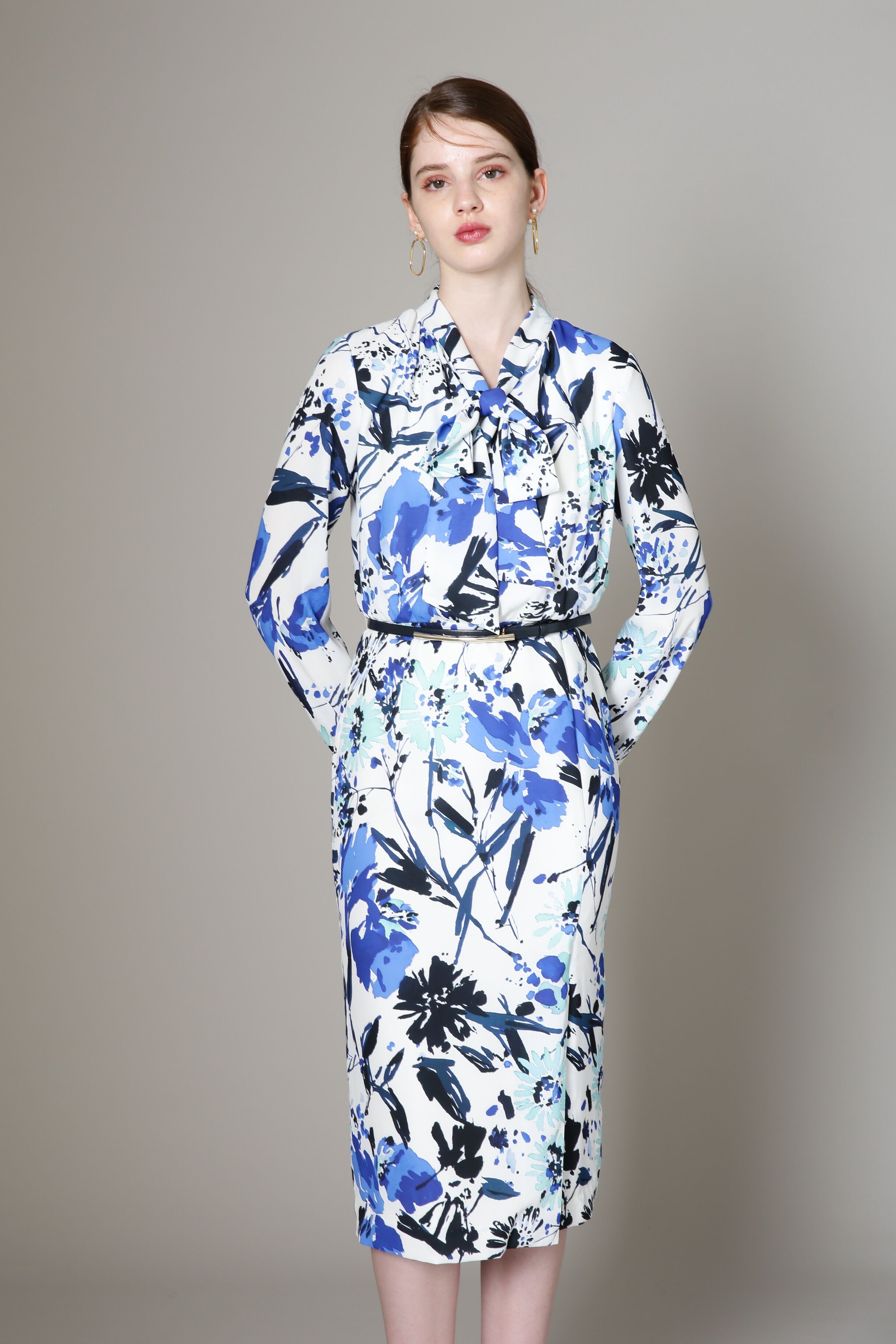  「[WEB限定商品] [URBAN PRECIOUS] ブラッシュフラワープリントワンピース」|ワンピース|ブルー系1