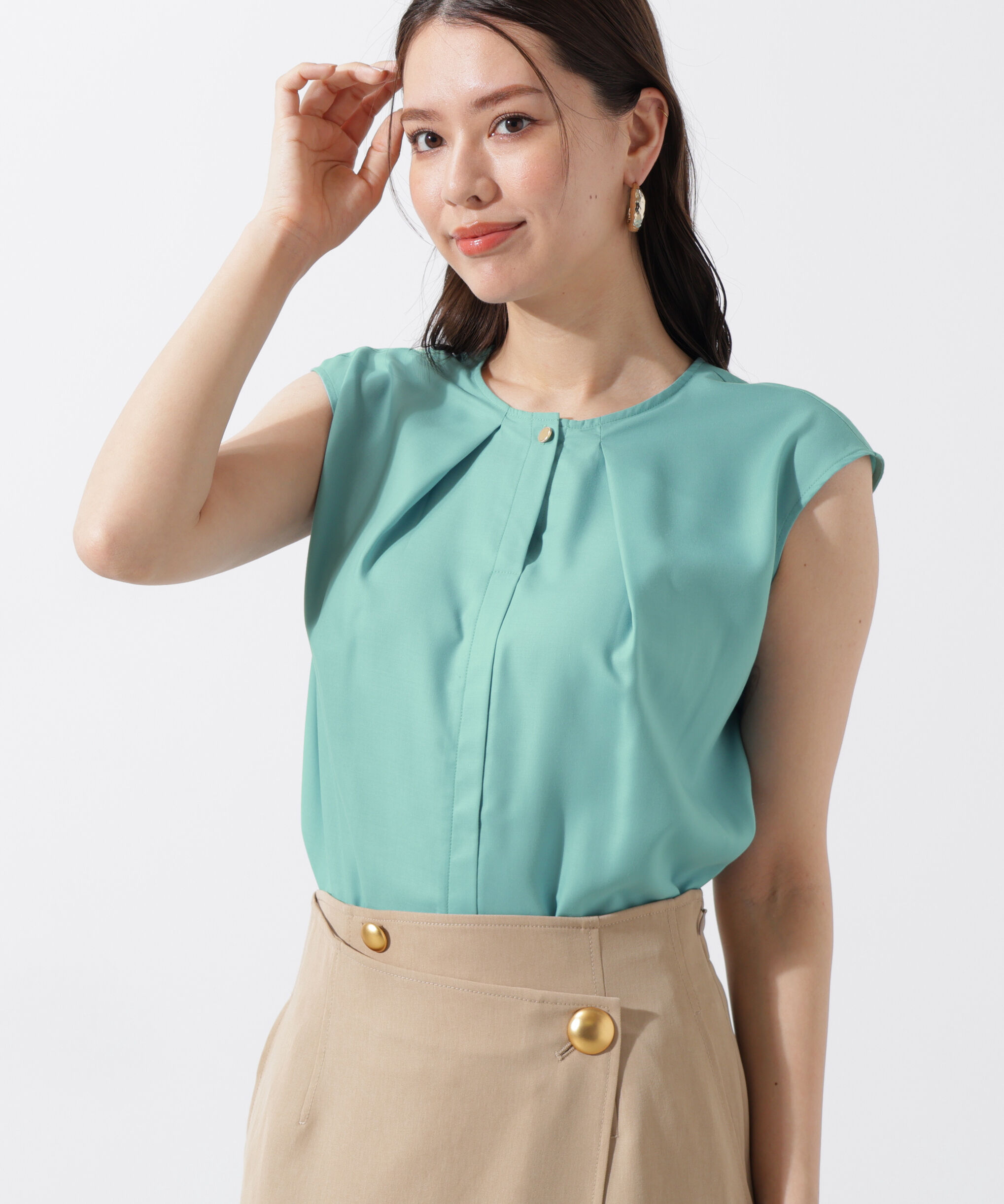  「メタルボタンクルーネックタックブラウス」|シャツ・ブラウス|