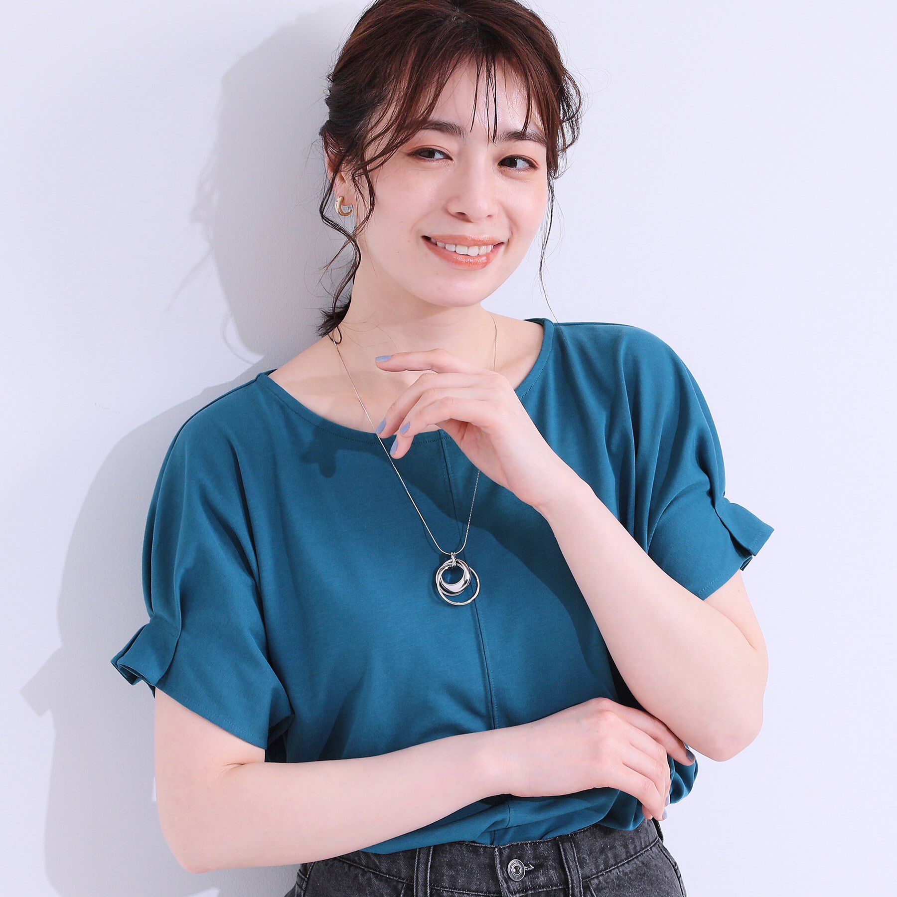 SHOO･LA･RUE「【S-LL/UV/プチプラ】お袖タックで好印象 デザインTシャツ」|Tシャツ・カットソー|ブルー(093)