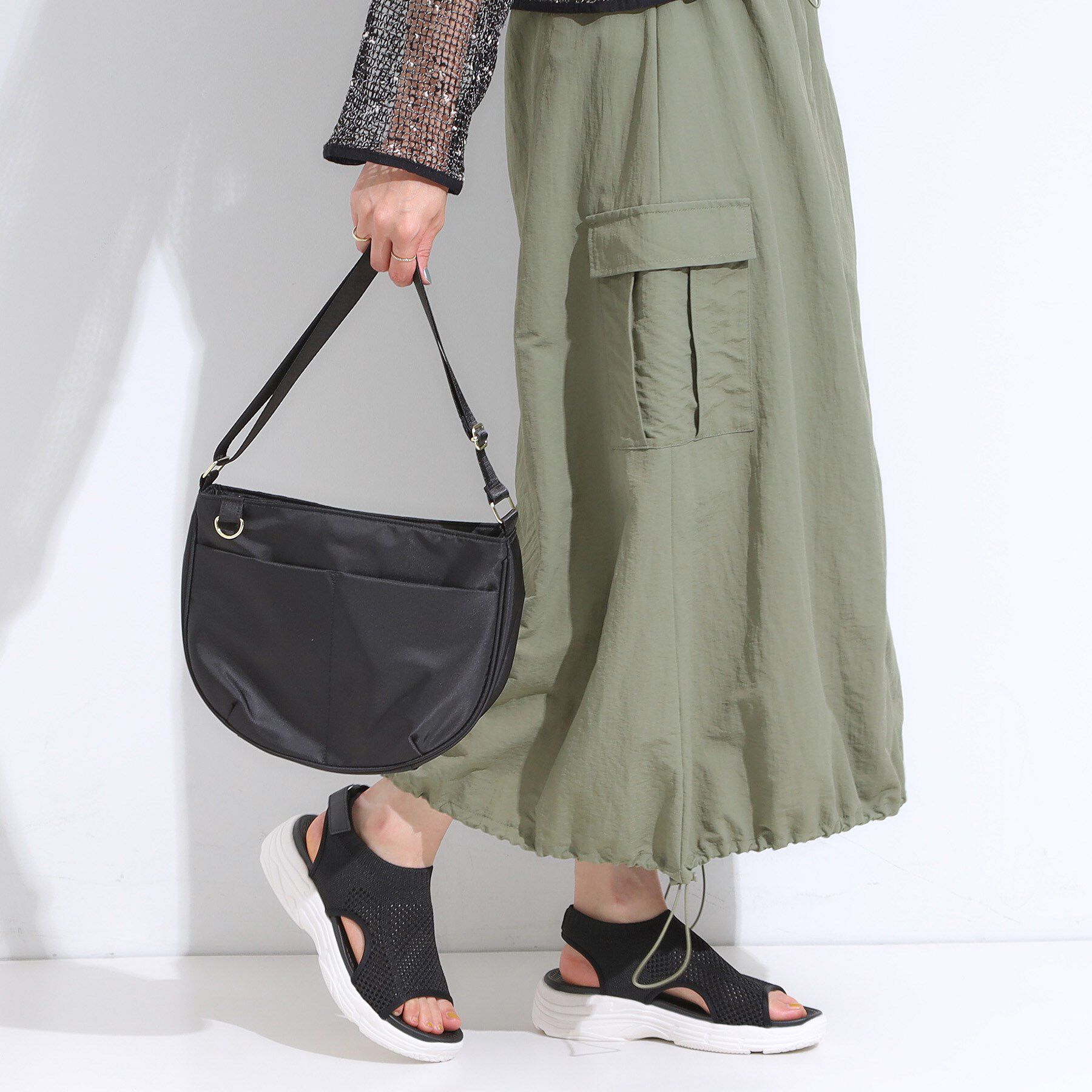 SHOO･LA･RUE「【撥水】フロントポケットハーフムーンショルダーバッグ」|ショルダー・メッセンジャー|