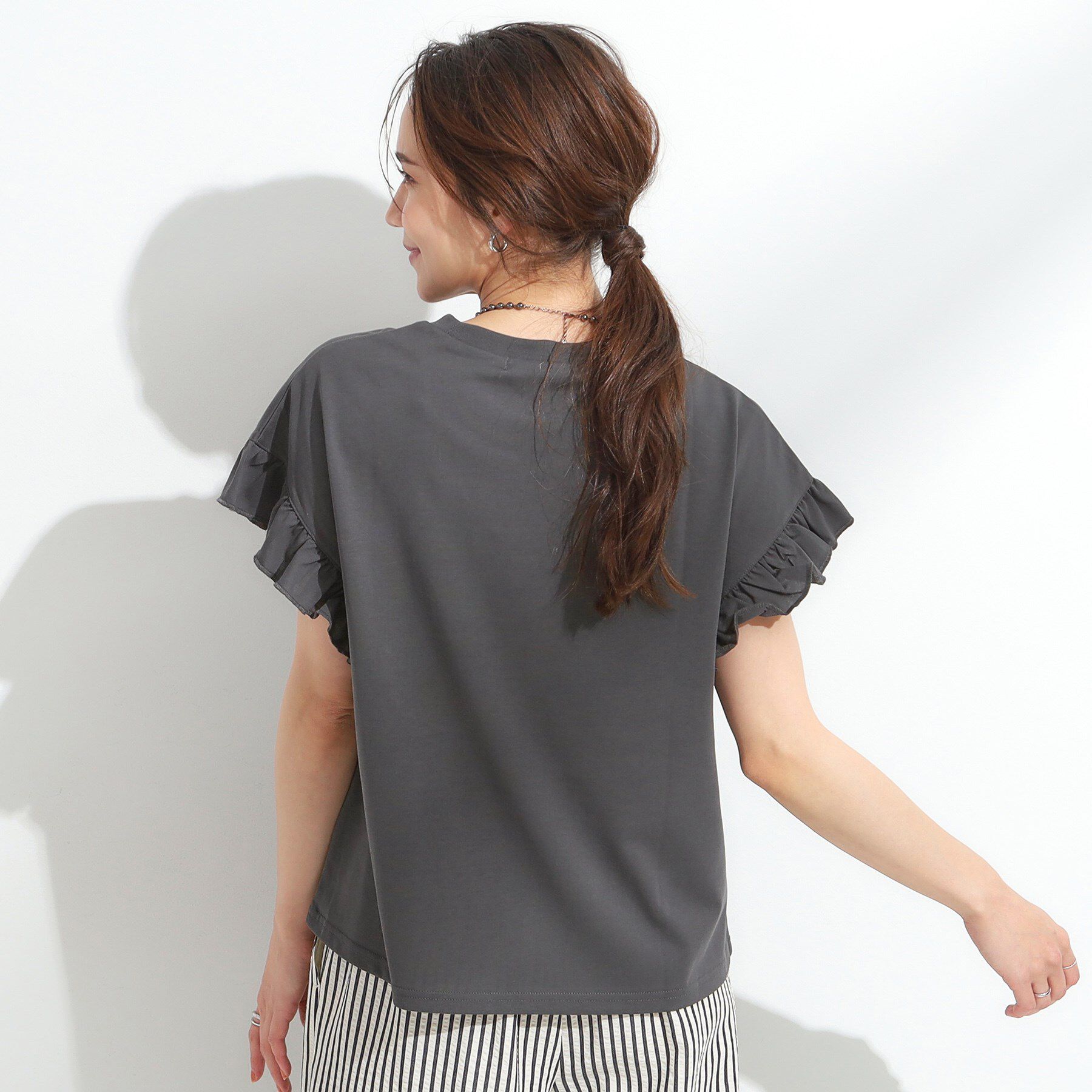 SHOO･LA･RUE「【S-LL/汗ジミ軽減/ひんやり/UVカット】フリルTシャツ」|Tシャツ・カットソー|