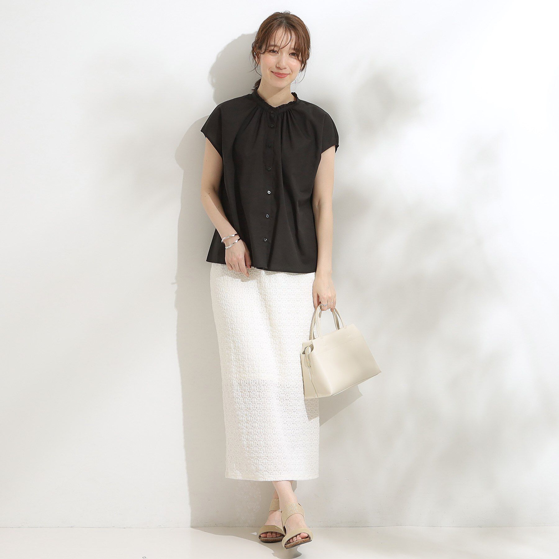 SHOO･LA･RUE「【洗える/S-LL】プチフリル襟が女性らしい フレンチスリーブシャツ」|シャツ・ブラウス|