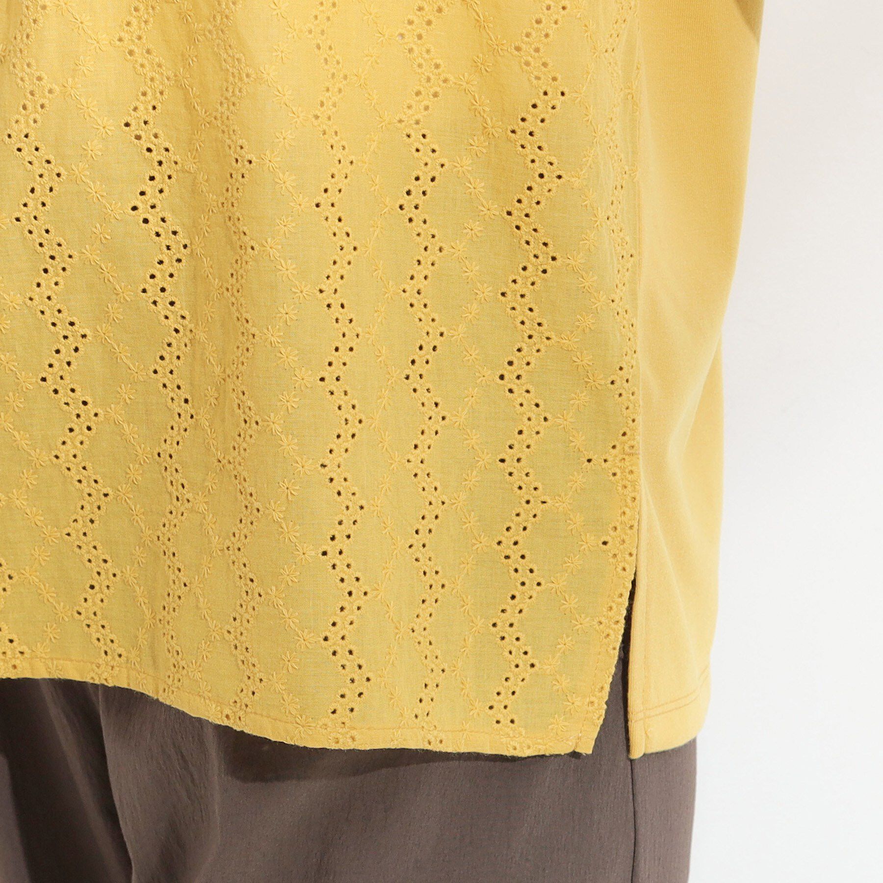 SHOO･LA･RUE「【S-LL】大人の上品な甘さ 刺繍レース切り替えトップス」|Tシャツ・カットソー|