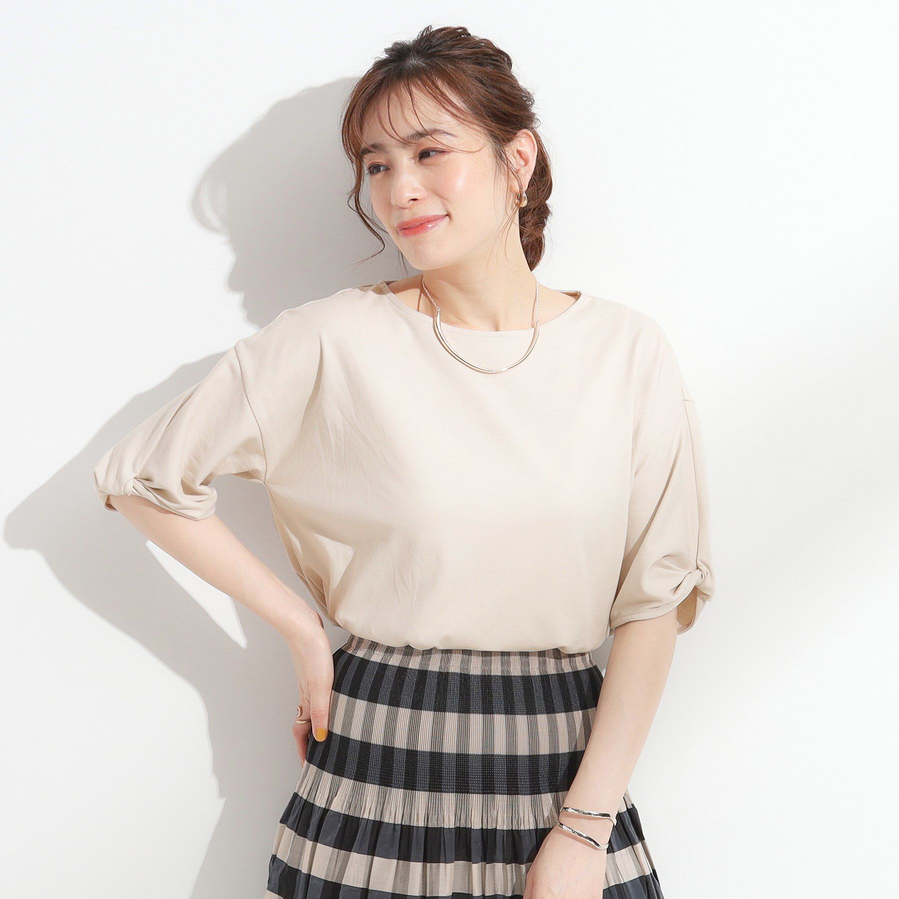 SHOO･LA･RUE「【ひんやり/洗える/S-LL】袖ねじりシルケットトップス」|Tシャツ・カットソー|