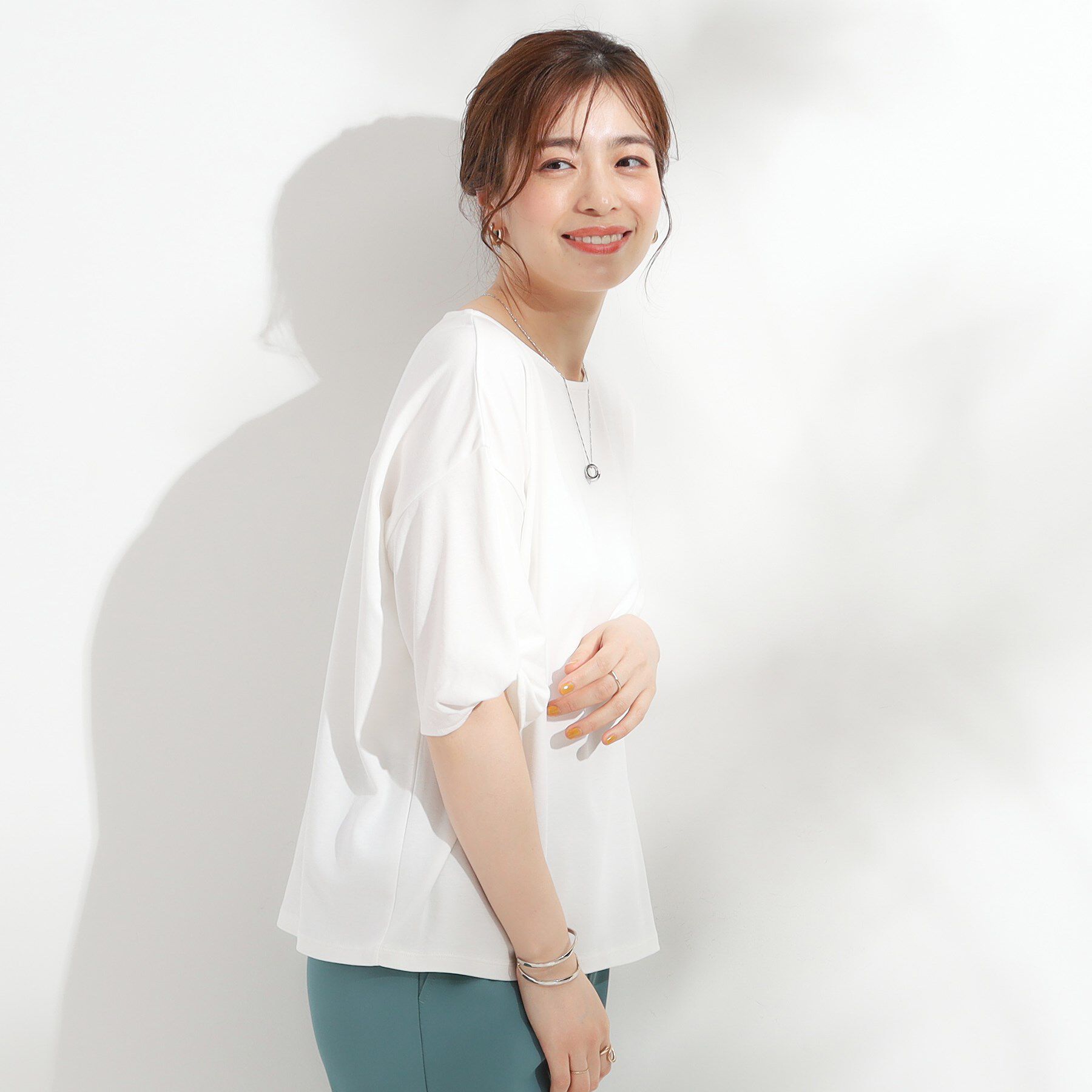 SHOO･LA･RUE「【ひんやり/洗える/S-LL】袖ねじりシルケットトップス」|Tシャツ・カットソー|