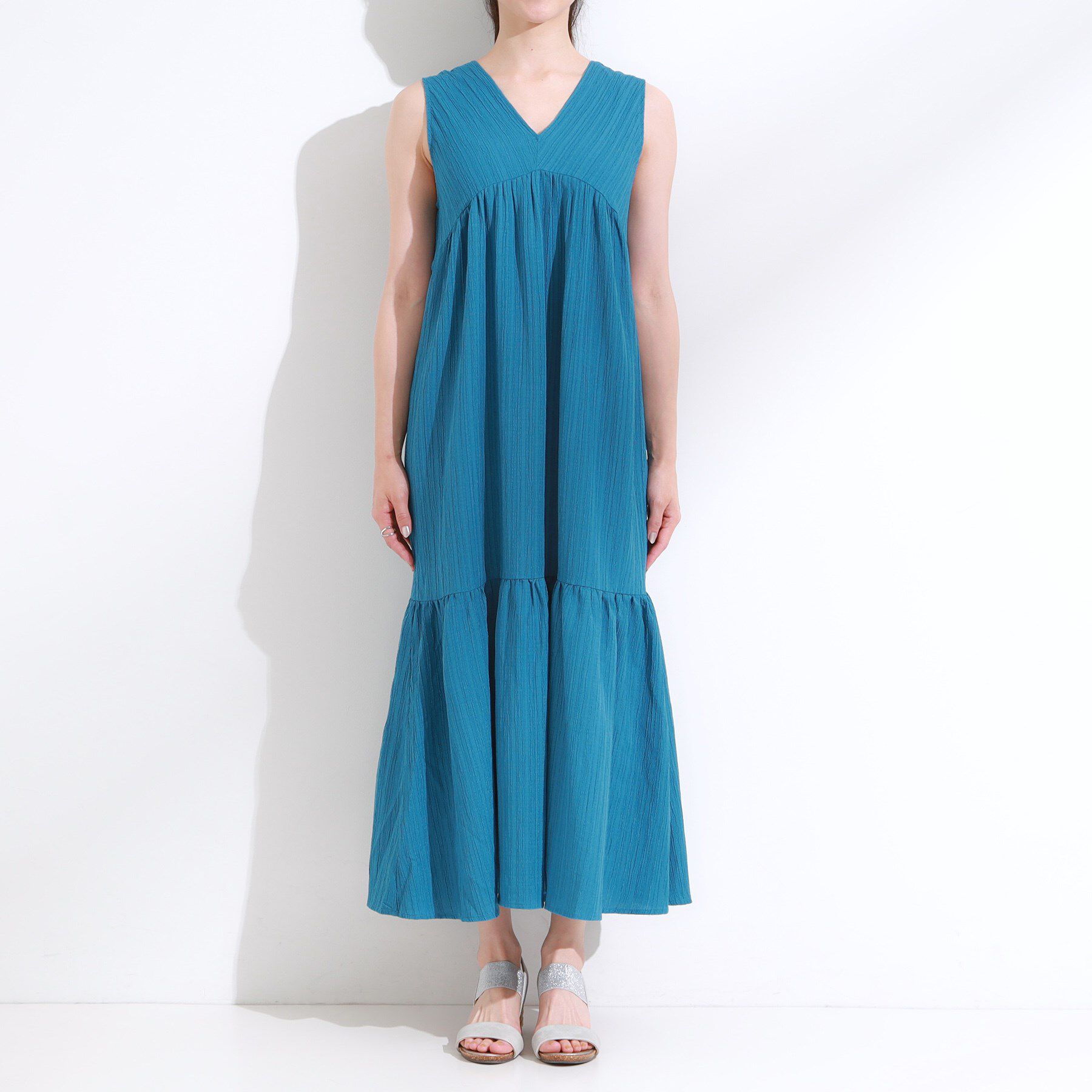 SHOO･LA･RUE「【S-LL】後ろ姿も抜かりなく 1枚でサマ見え ティアードワンピース」|ワンピース|