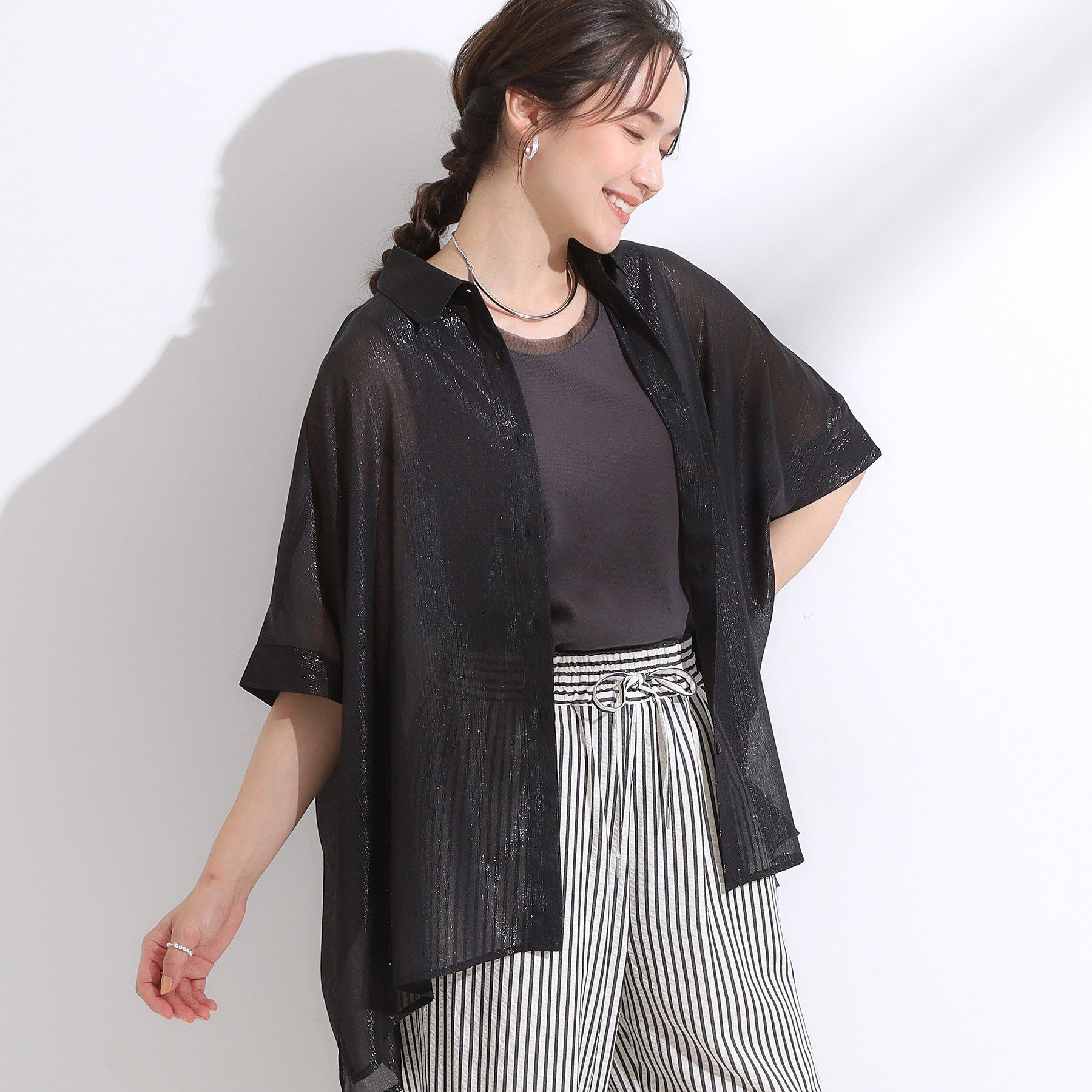 SHOO･LA･RUE「大人のシアー感 ラメが華やかな楊柳ポンチョシャツ」|シャツ・ブラウス|ブラック(019)