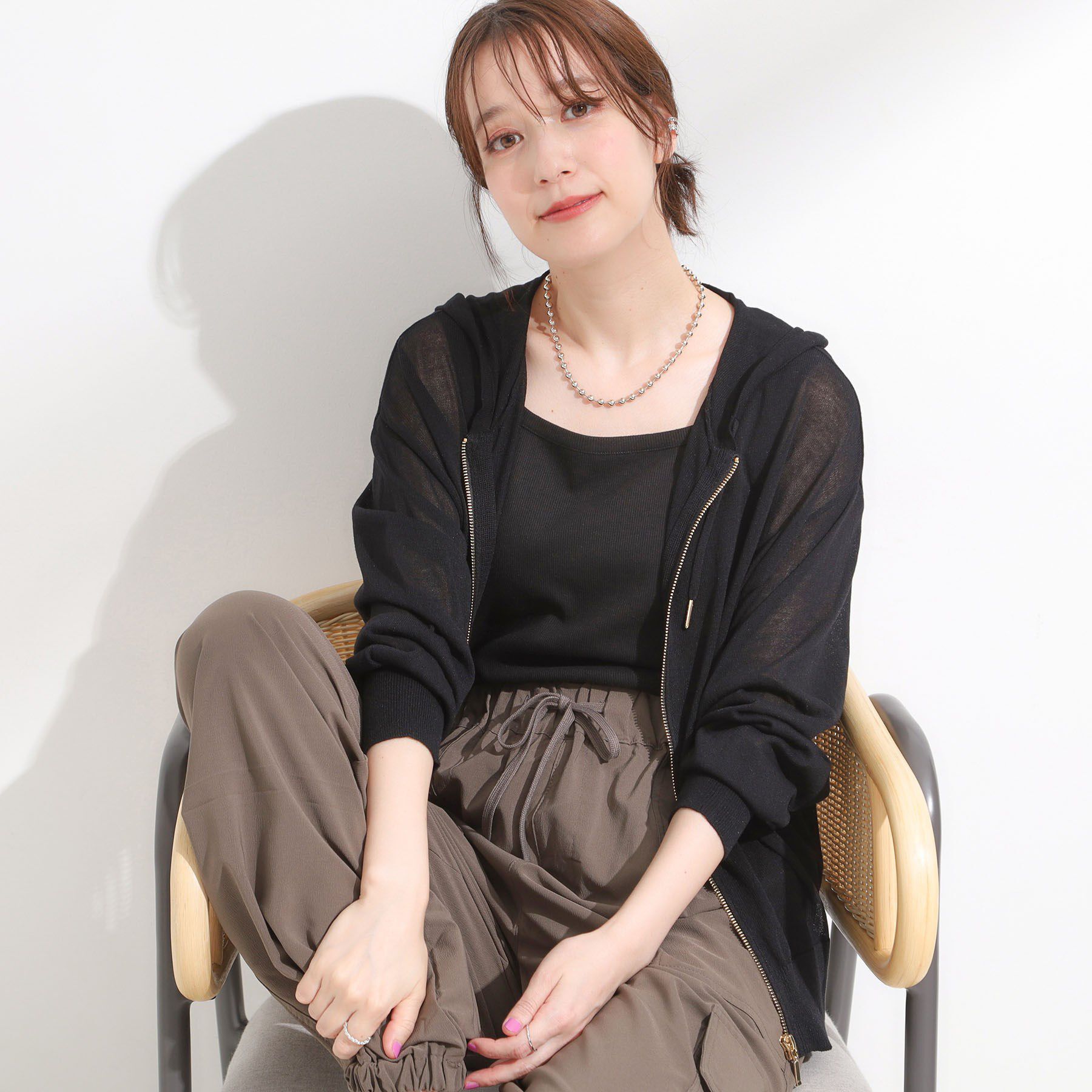 SHOO･LA･RUE「冷房対策にも 上品なシアー感のニットパーカ」|カーディガン|ブラック(019)