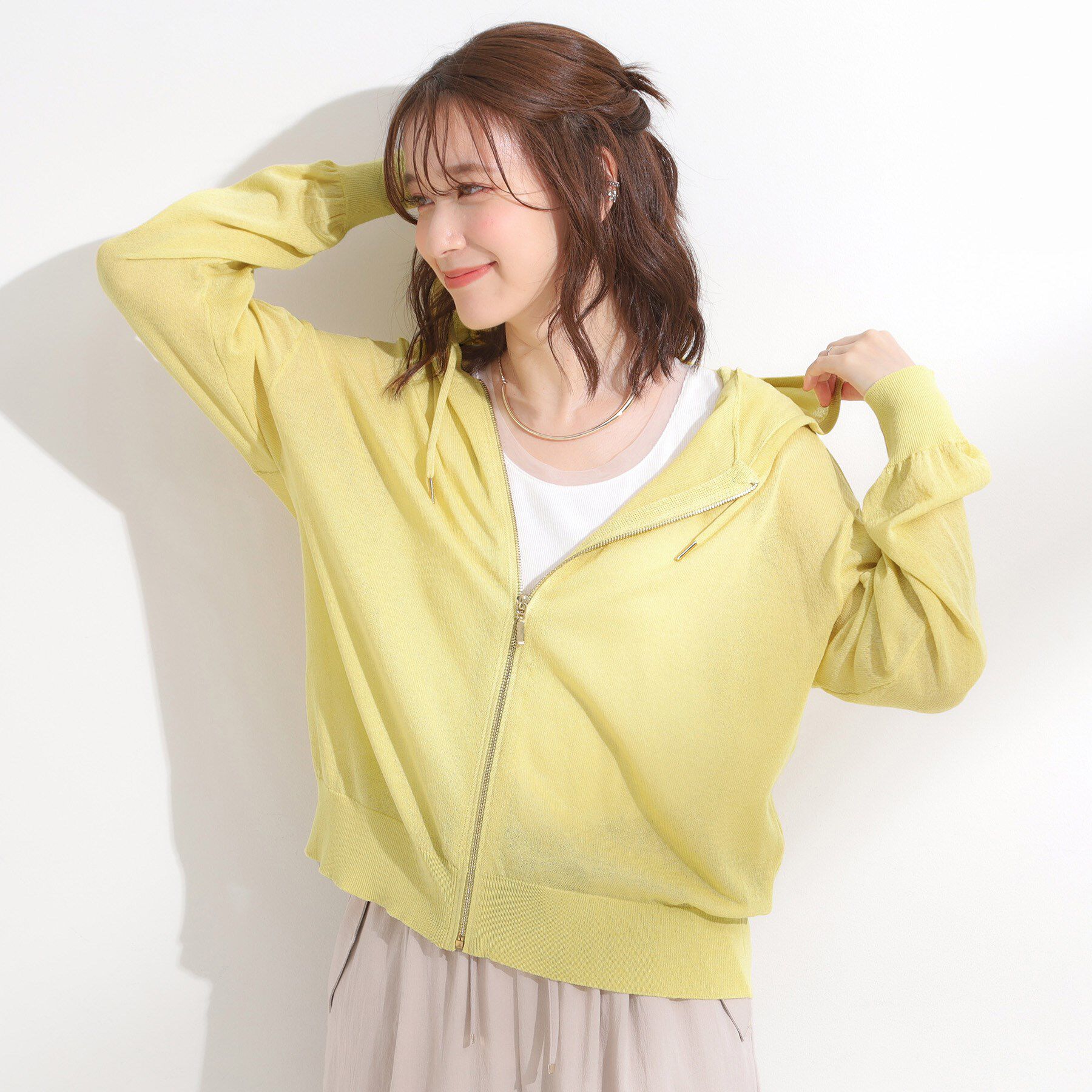 SHOO･LA･RUE「冷房対策にも 上品なシアー感のニットパーカ」|カーディガン|