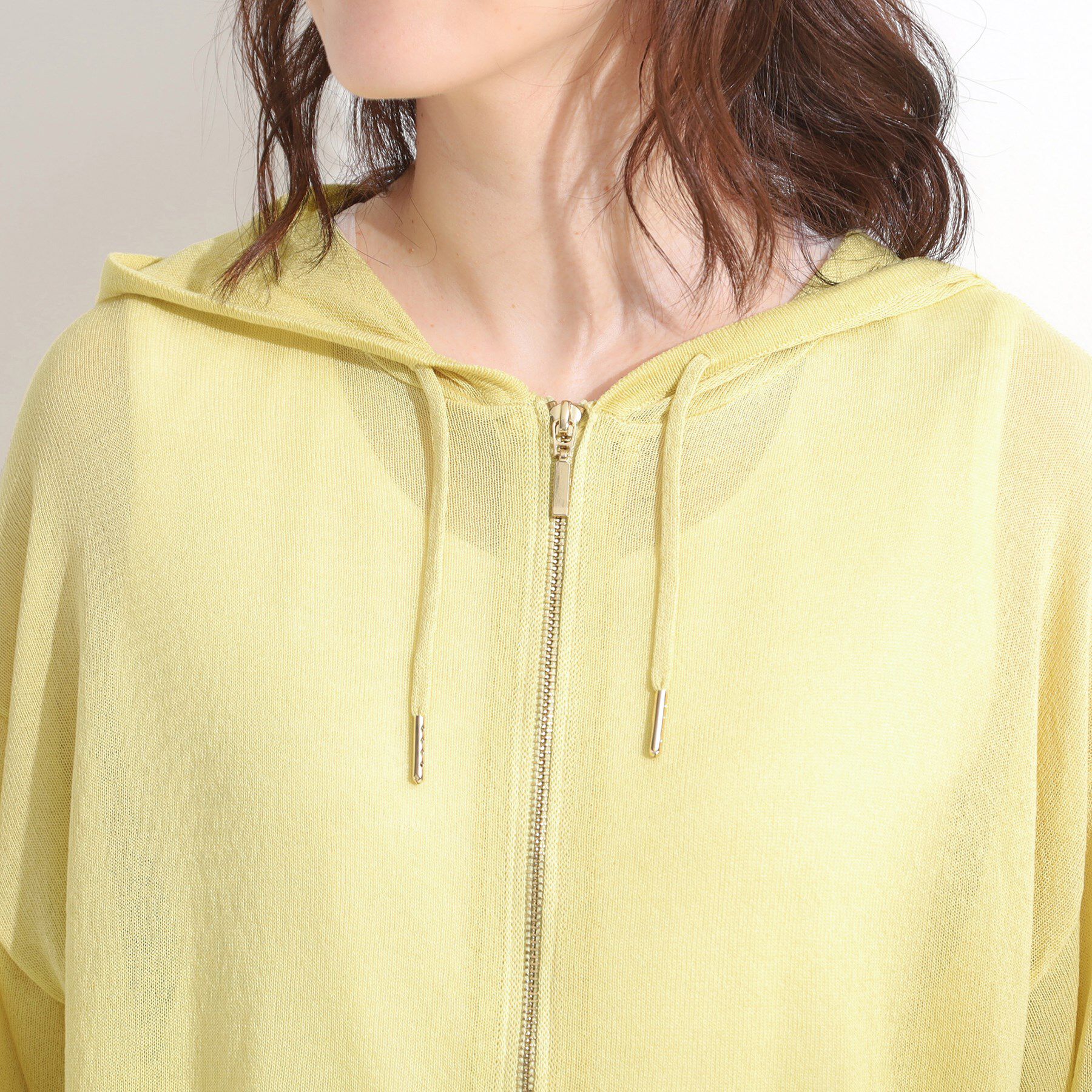 SHOO･LA･RUE「冷房対策にも 上品なシアー感のニットパーカ」|カーディガン|